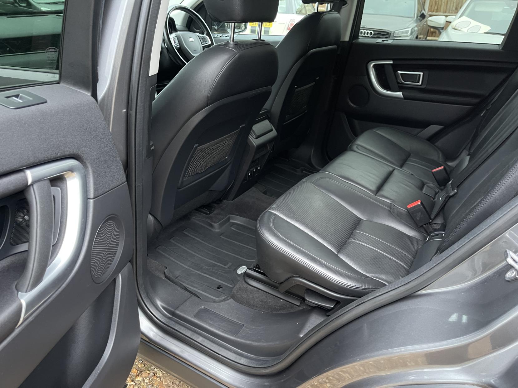 Land Rover Discovery Sport 2.0 TD4 SE Tech SUV 5dr Diesel Auto 4WD Euro 6 (s/s) (180 ps)