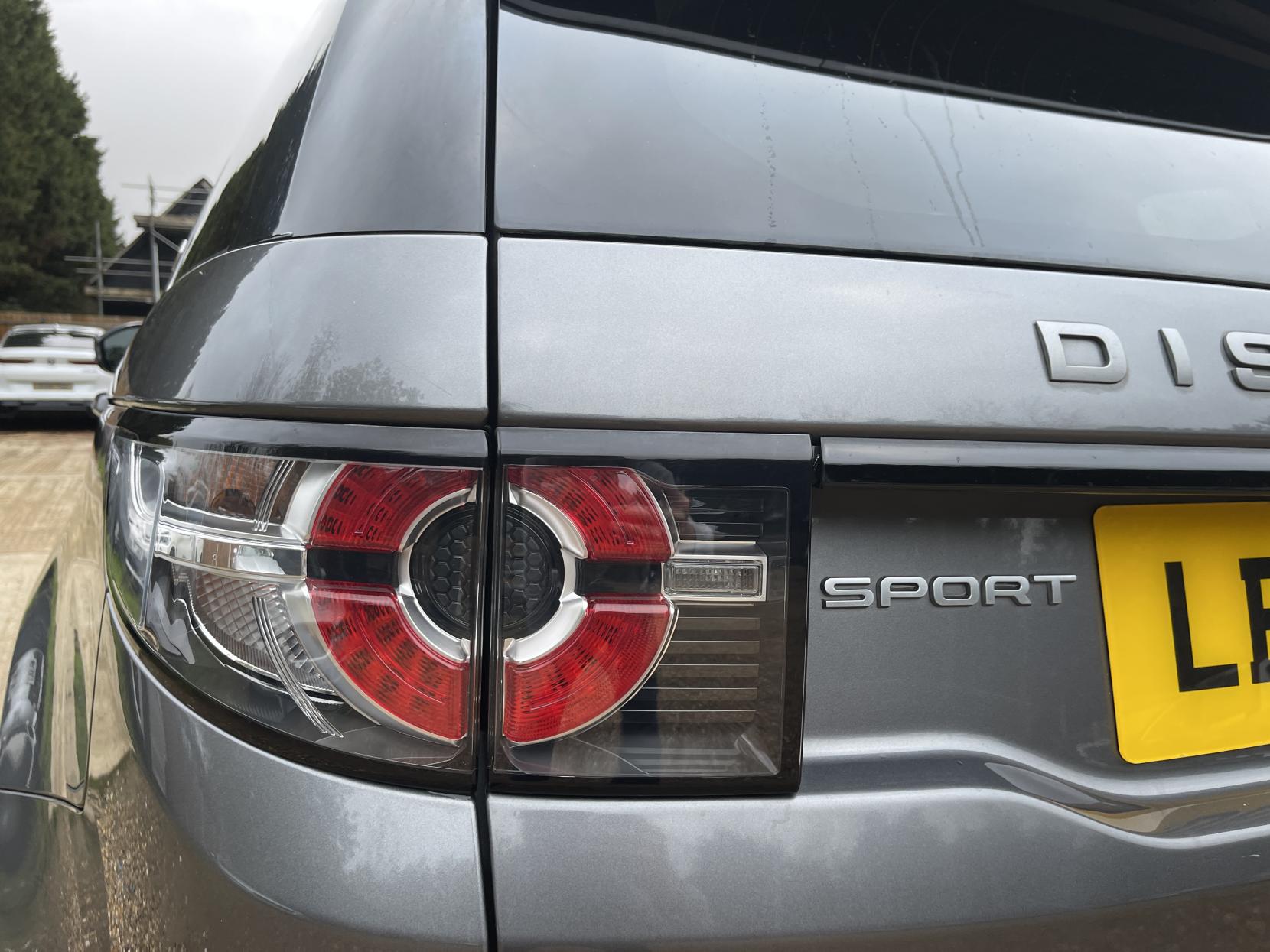 Land Rover Discovery Sport 2.0 TD4 SE Tech SUV 5dr Diesel Auto 4WD Euro 6 (s/s) (180 ps)