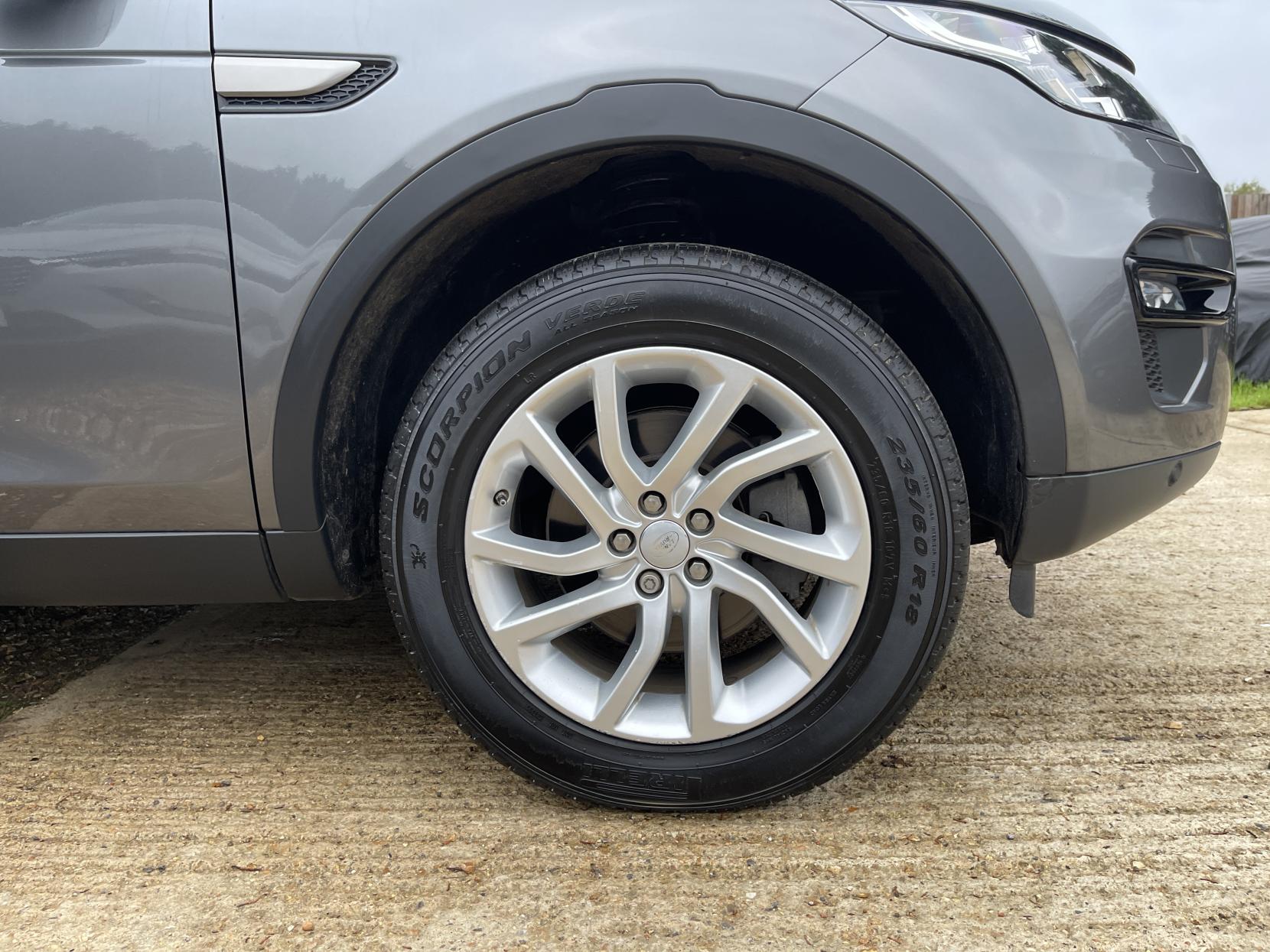 Land Rover Discovery Sport 2.0 TD4 SE Tech SUV 5dr Diesel Auto 4WD Euro 6 (s/s) (180 ps)