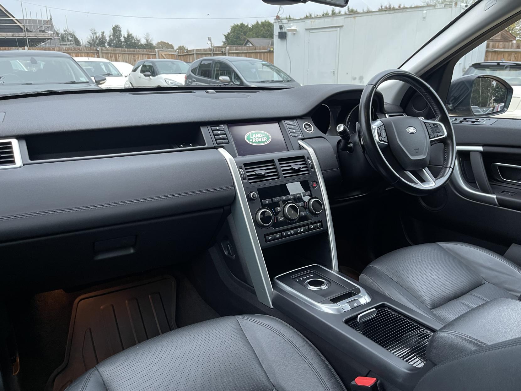 Land Rover Discovery Sport 2.0 TD4 SE Tech SUV 5dr Diesel Auto 4WD Euro 6 (s/s) (180 ps)