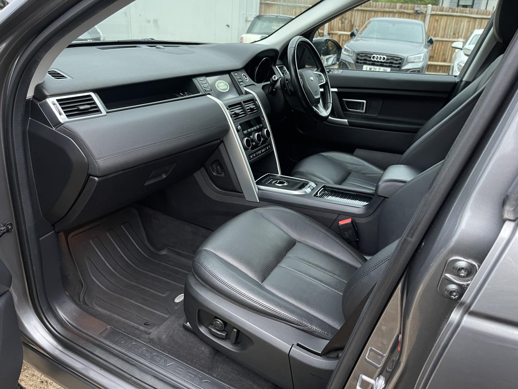 Land Rover Discovery Sport 2.0 TD4 SE Tech SUV 5dr Diesel Auto 4WD Euro 6 (s/s) (180 ps)