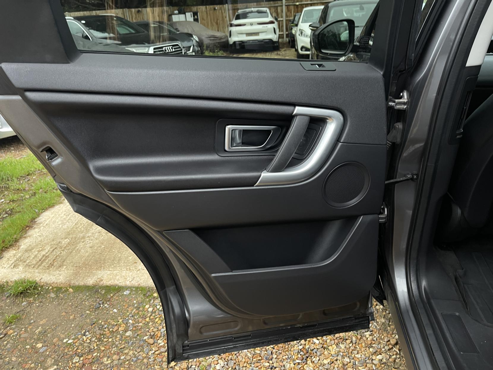 Land Rover Discovery Sport 2.0 TD4 SE Tech SUV 5dr Diesel Auto 4WD Euro 6 (s/s) (180 ps)