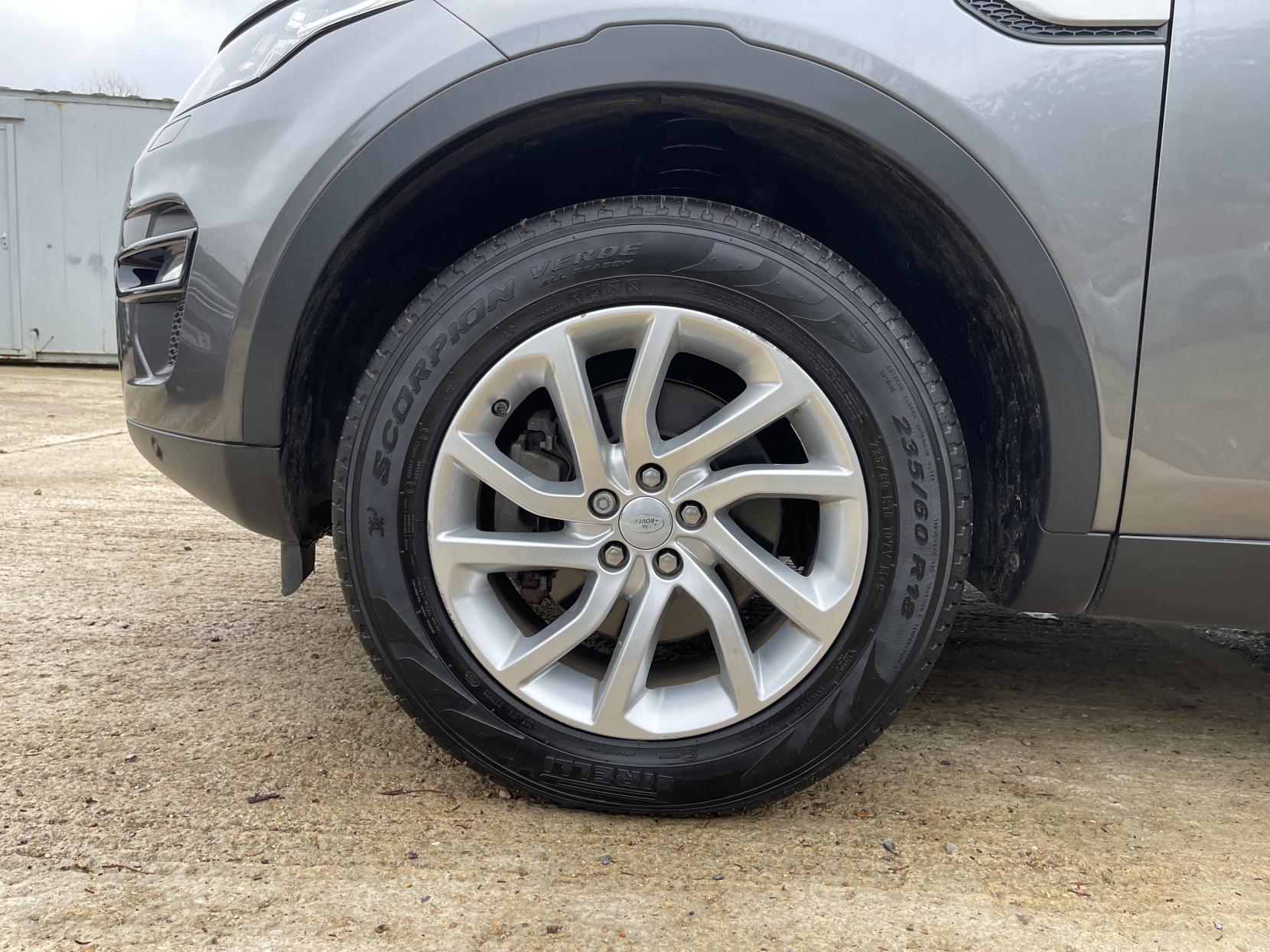 Land Rover Discovery Sport 2.0 TD4 SE Tech SUV 5dr Diesel Auto 4WD Euro 6 (s/s) (180 ps)