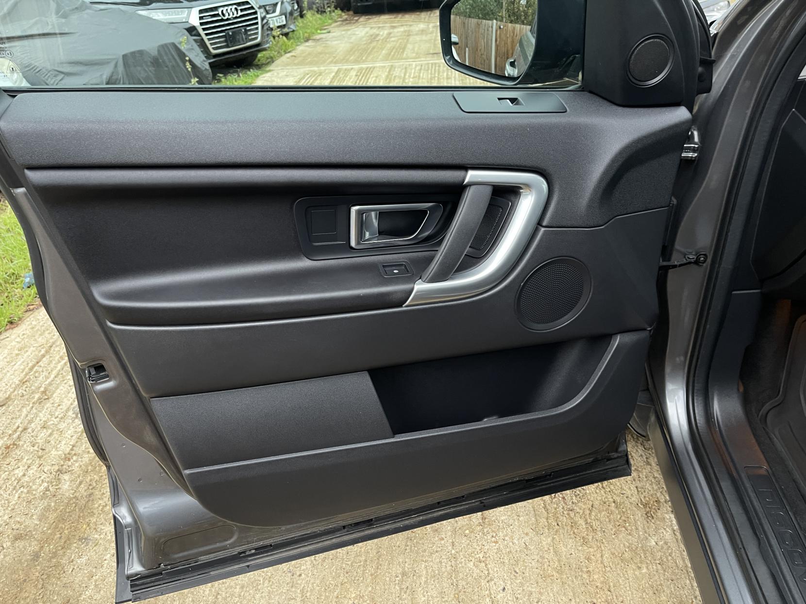 Land Rover Discovery Sport 2.0 TD4 SE Tech SUV 5dr Diesel Auto 4WD Euro 6 (s/s) (180 ps)