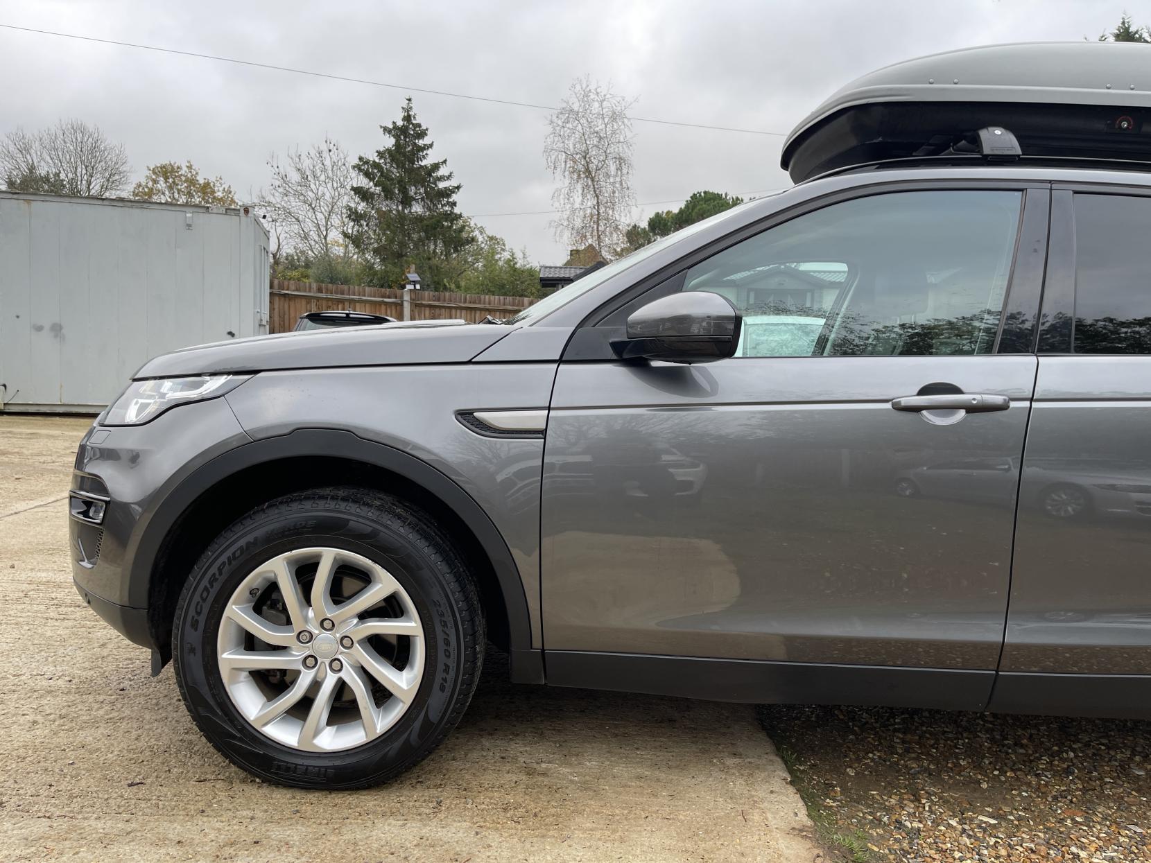 Land Rover Discovery Sport 2.0 TD4 SE Tech SUV 5dr Diesel Auto 4WD Euro 6 (s/s) (180 ps)