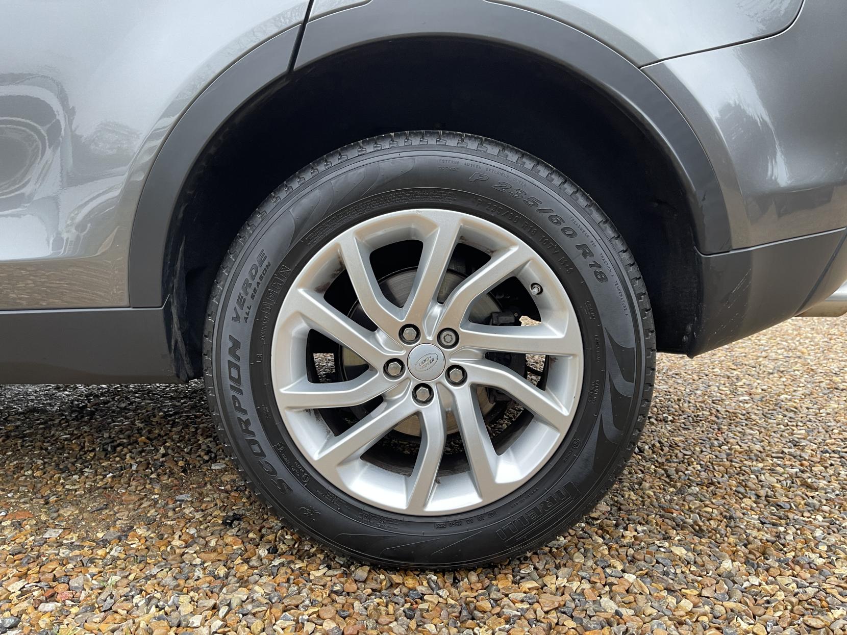 Land Rover Discovery Sport 2.0 TD4 SE Tech SUV 5dr Diesel Auto 4WD Euro 6 (s/s) (180 ps)