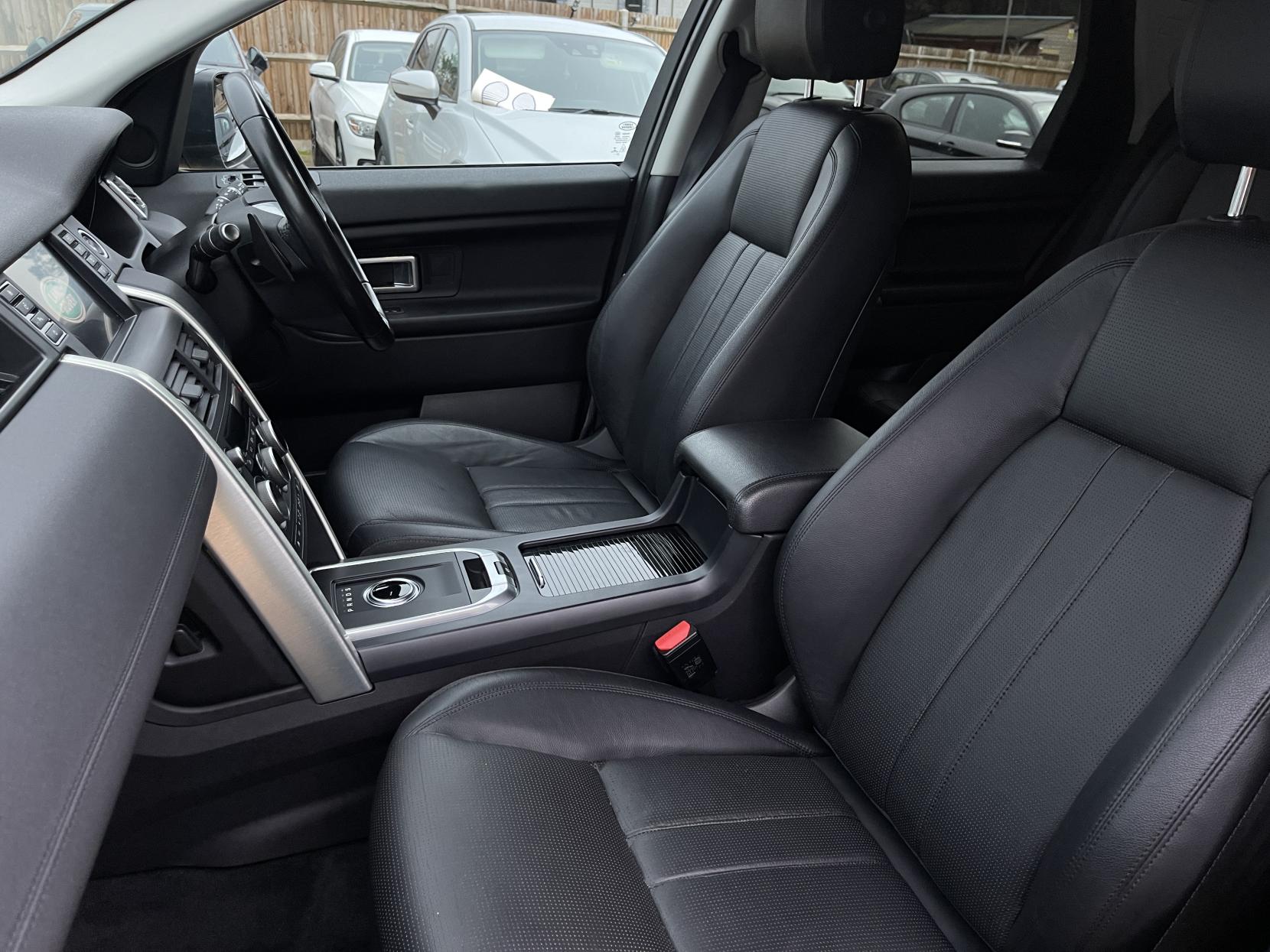 Land Rover Discovery Sport 2.0 TD4 SE Tech SUV 5dr Diesel Auto 4WD Euro 6 (s/s) (180 ps)