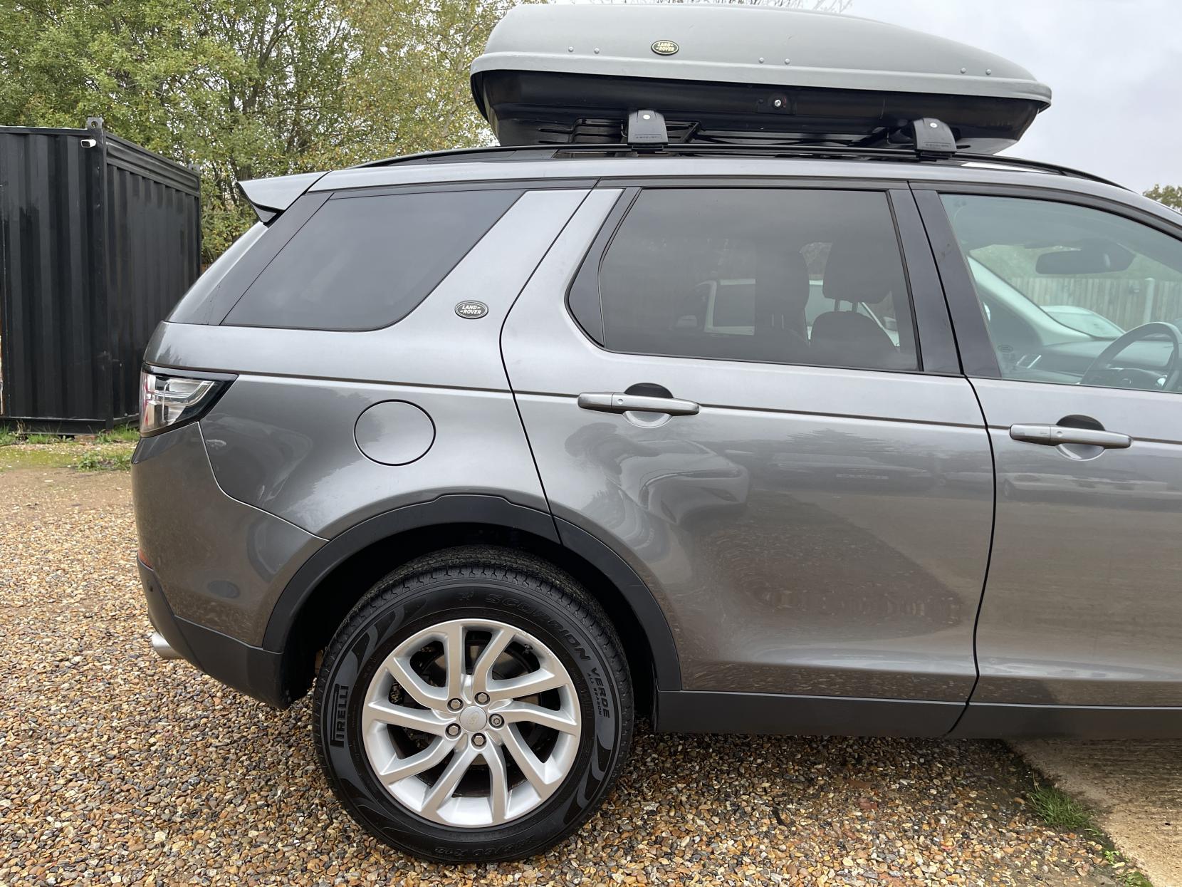 Land Rover Discovery Sport 2.0 TD4 SE Tech SUV 5dr Diesel Auto 4WD Euro 6 (s/s) (180 ps)