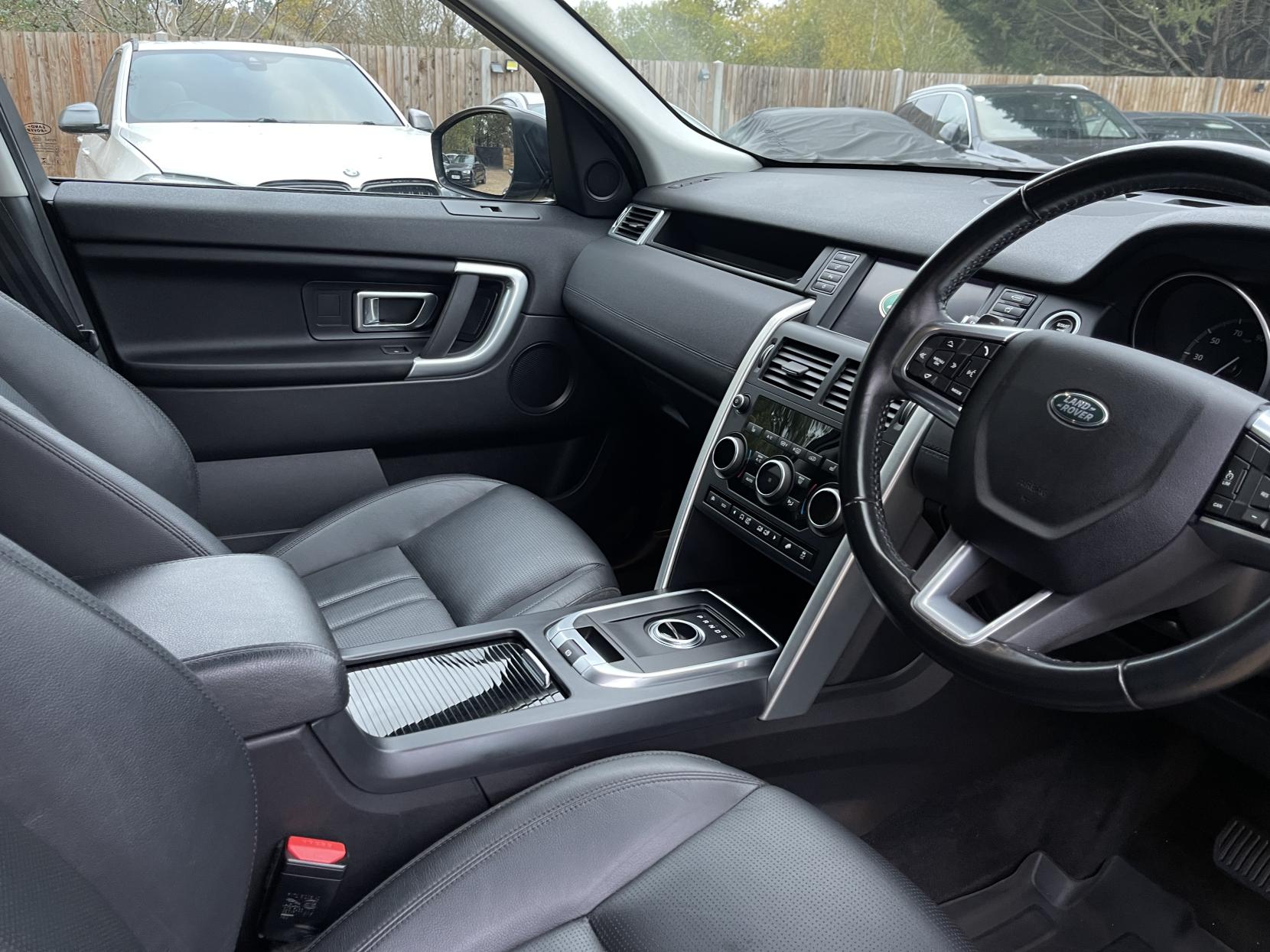 Land Rover Discovery Sport 2.0 TD4 SE Tech SUV 5dr Diesel Auto 4WD Euro 6 (s/s) (180 ps)