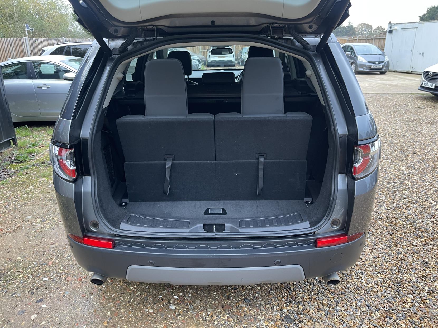 Land Rover Discovery Sport 2.0 TD4 SE Tech SUV 5dr Diesel Auto 4WD Euro 6 (s/s) (180 ps)