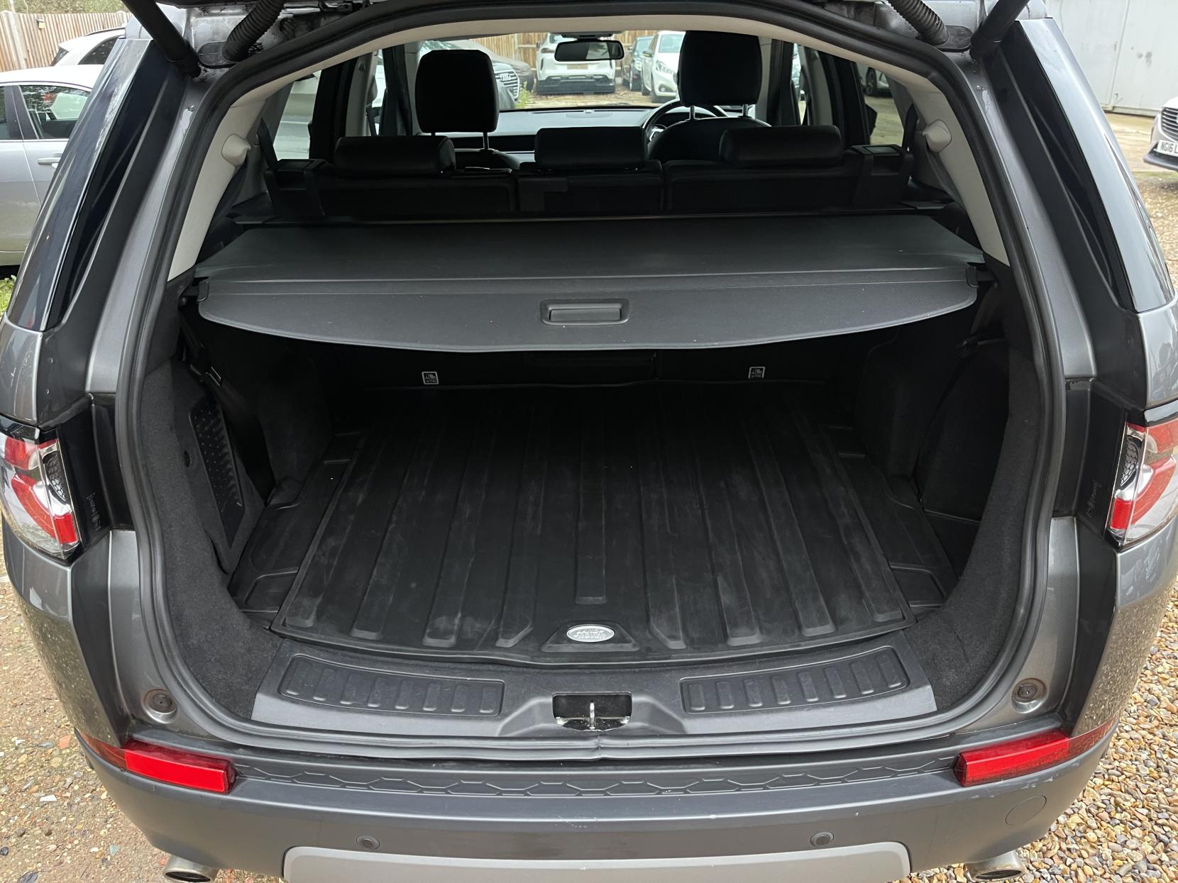 Land Rover Discovery Sport 2.0 TD4 SE Tech SUV 5dr Diesel Auto 4WD Euro 6 (s/s) (180 ps)