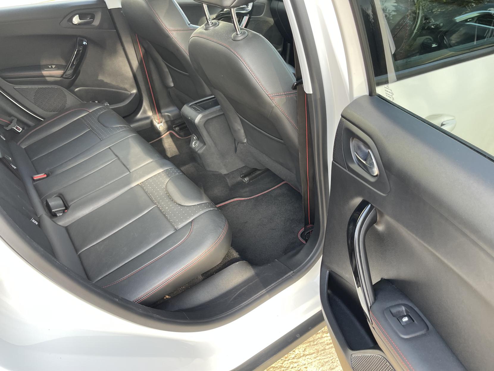 Peugeot 2008 1.2 PureTech GT Line SUV 5dr Petrol Manual Euro 6 (s/s) (130 ps)