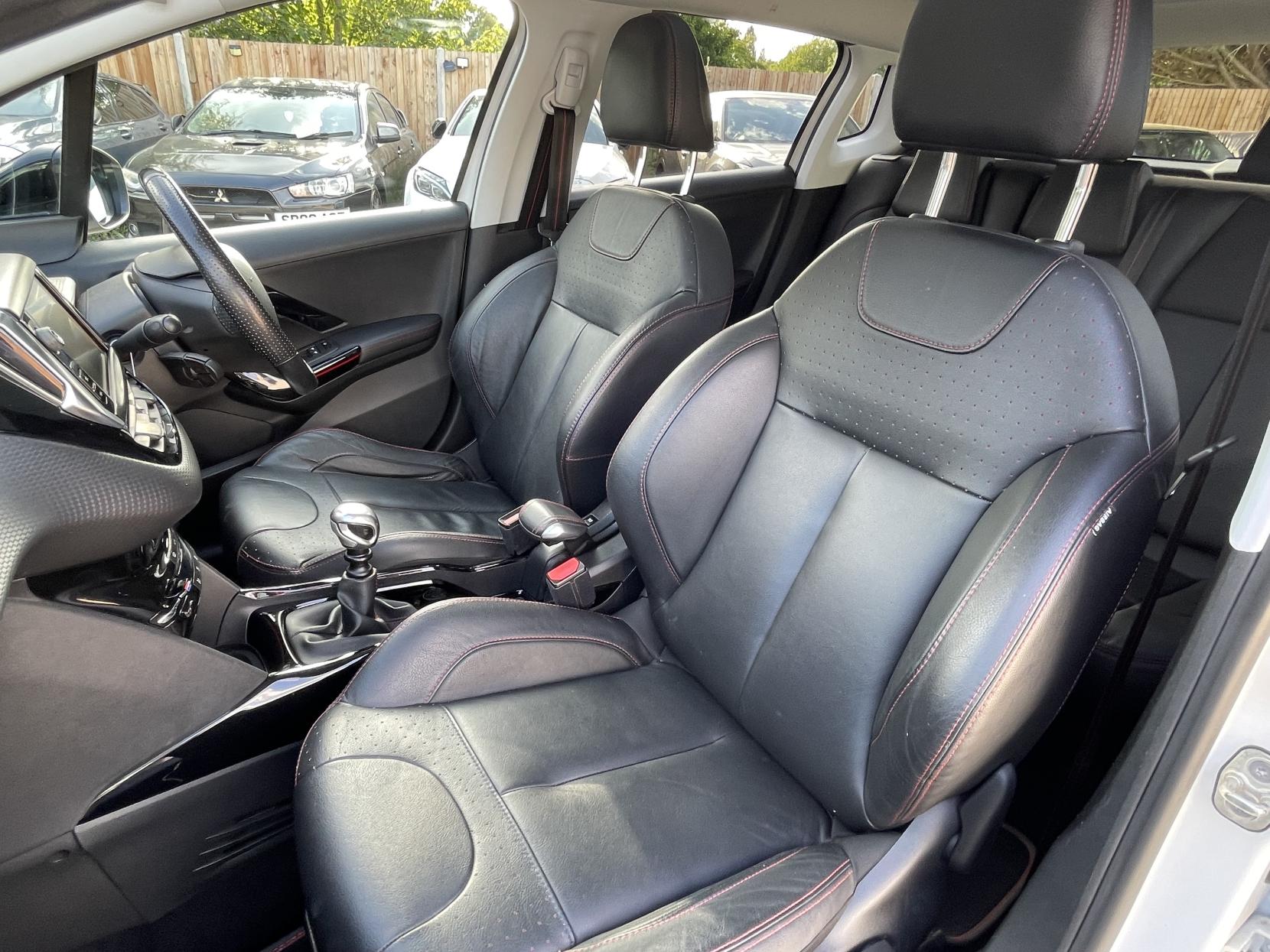 Peugeot 2008 1.2 PureTech GT Line SUV 5dr Petrol Manual Euro 6 (s/s) (130 ps)