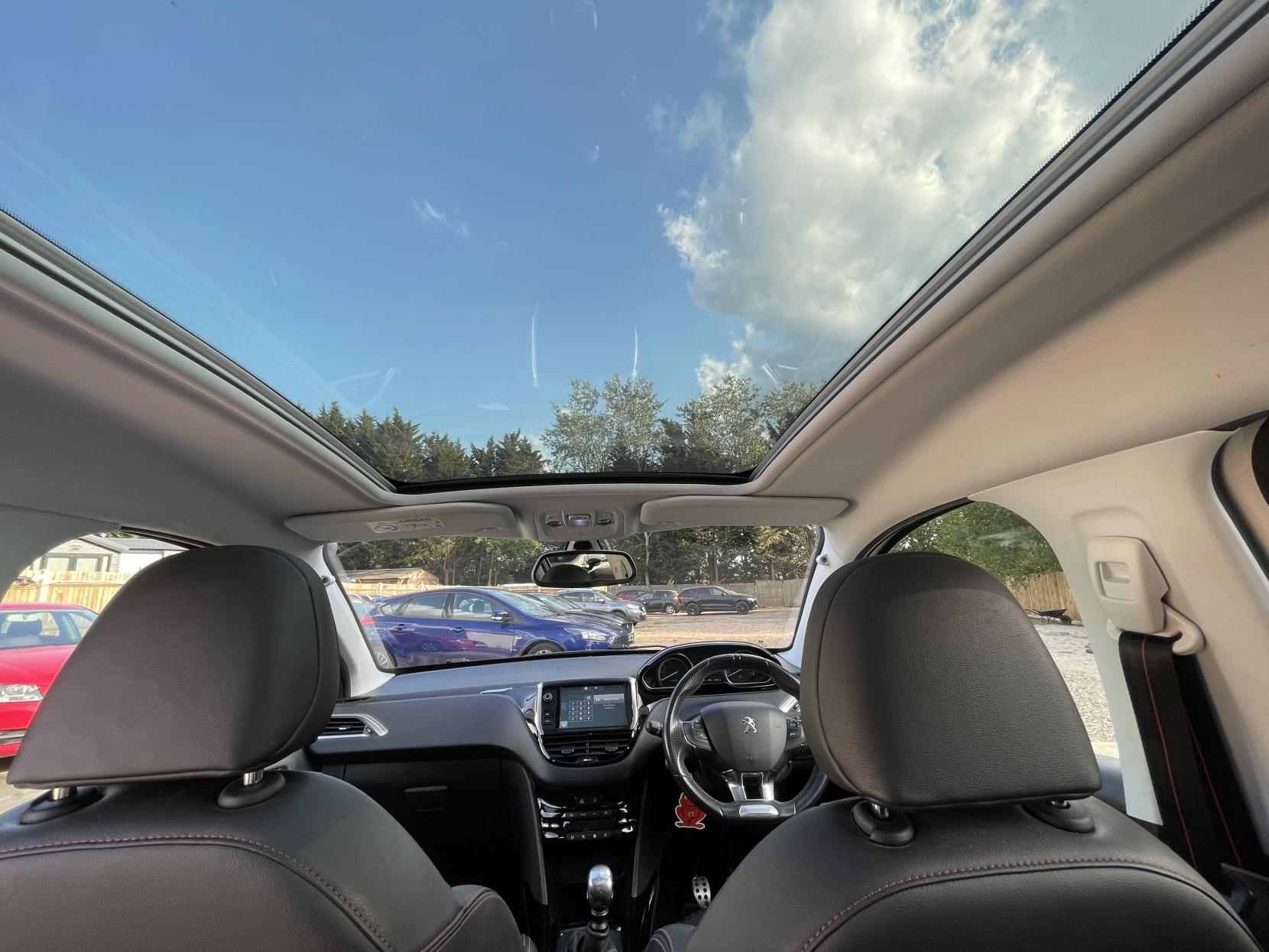 Peugeot 2008 1.2 PureTech GT Line SUV 5dr Petrol Manual Euro 6 (s/s) (130 ps)