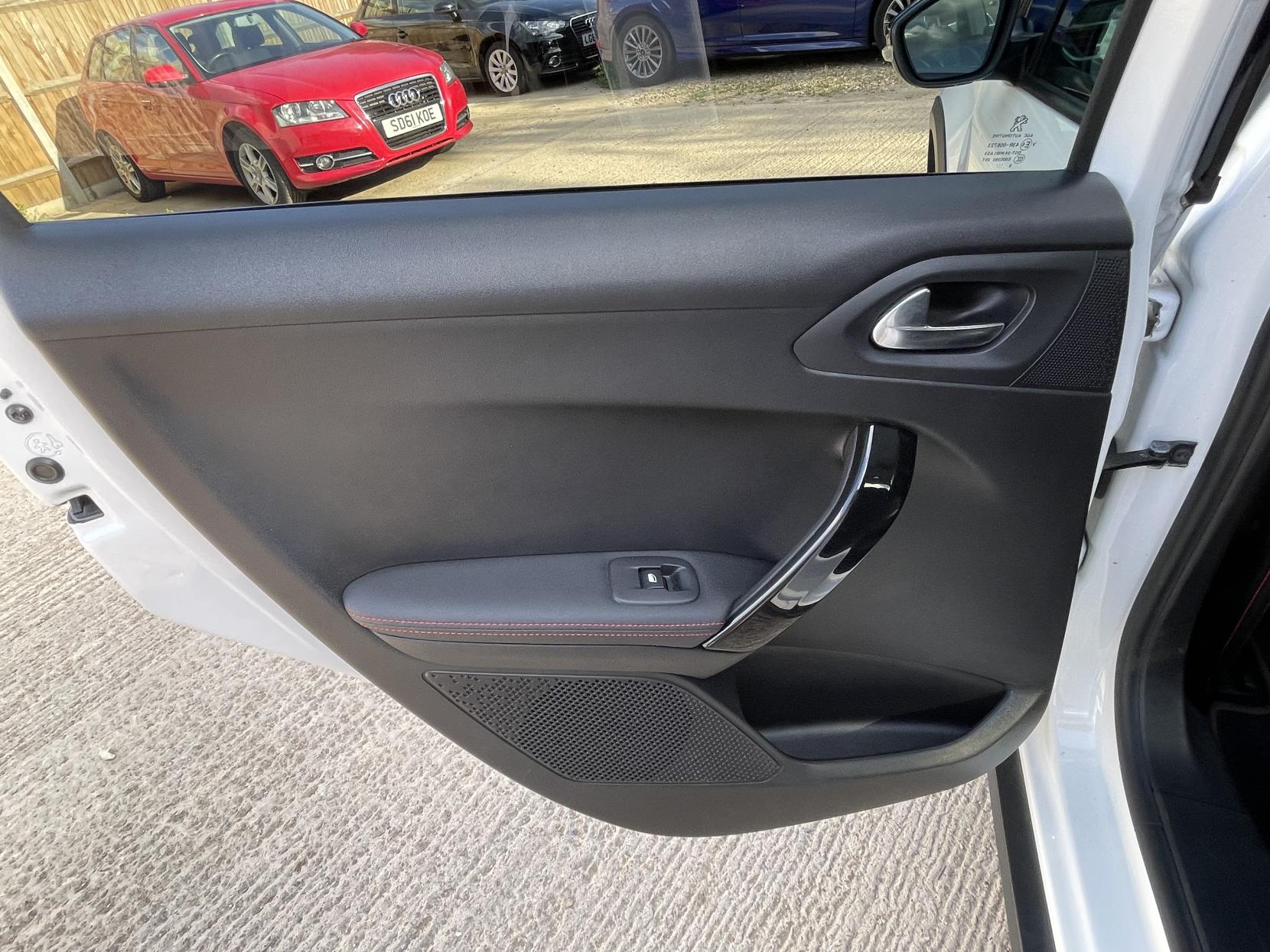 Peugeot 2008 1.2 PureTech GT Line SUV 5dr Petrol Manual Euro 6 (s/s) (130 ps)