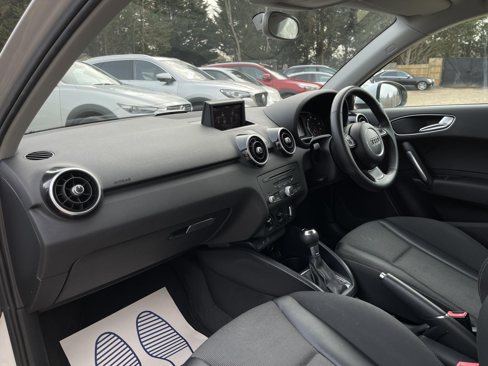 Audi A1 1.4 TFSI Sport Hatchback 3dr Petrol S Tronic Euro 5 (s/s) (122 ps)