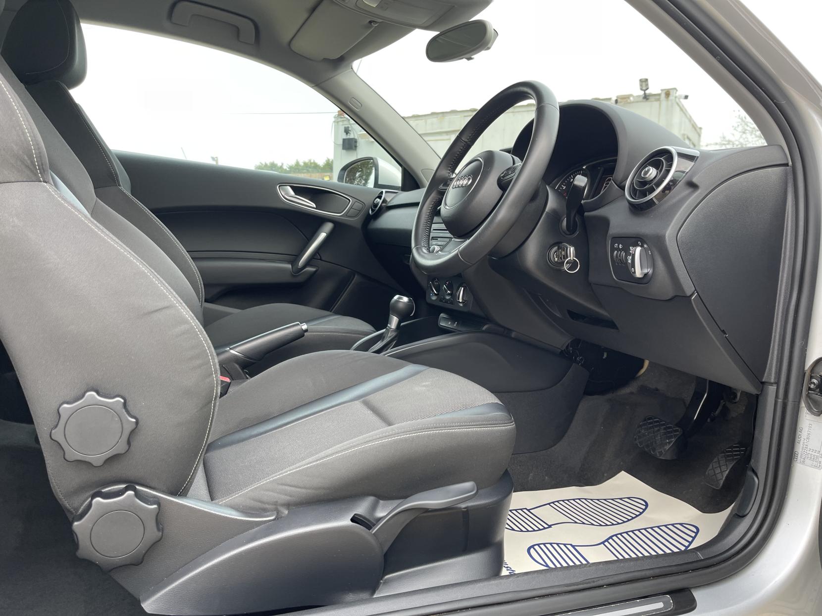 Audi A1 1.4 TFSI Sport Hatchback 3dr Petrol S Tronic Euro 5 (s/s) (122 ps)