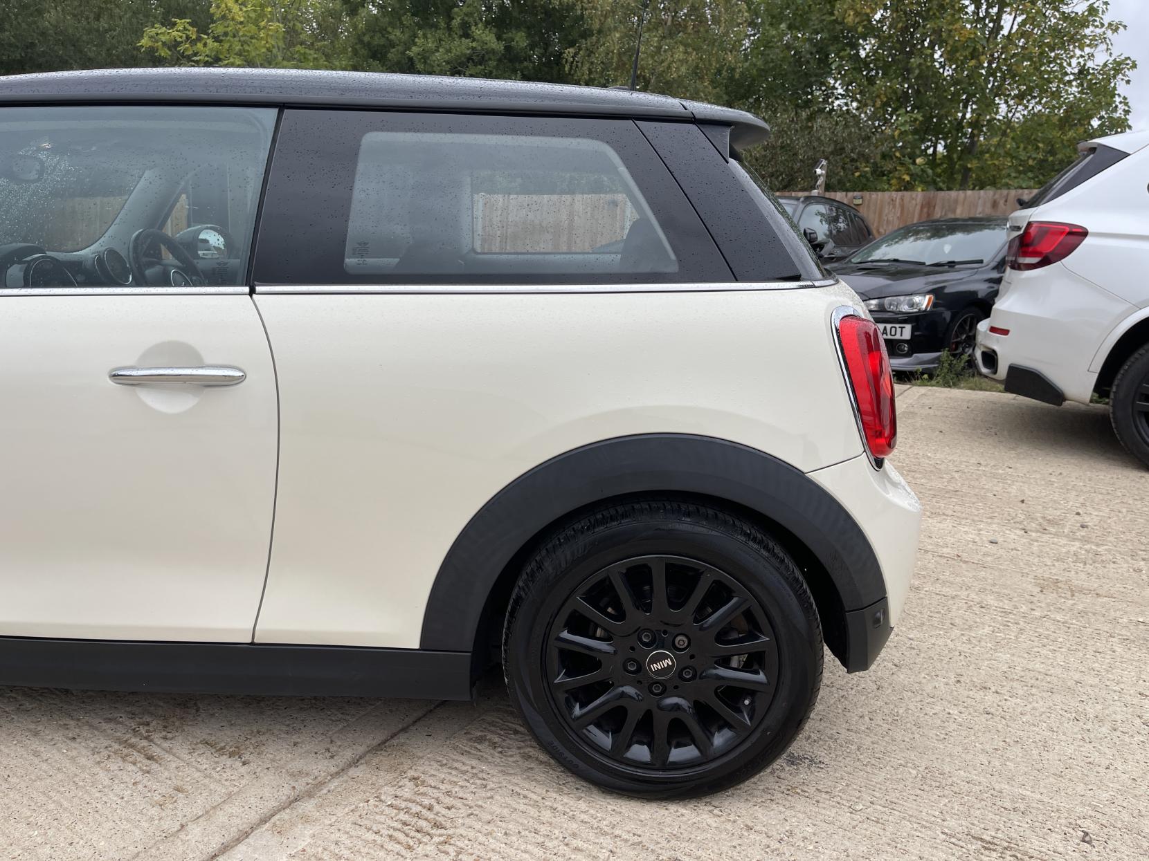MINI Hatch 1.5 Cooper Hatchback 3dr Petrol Manual Euro 6 (s/s) (136 ps)