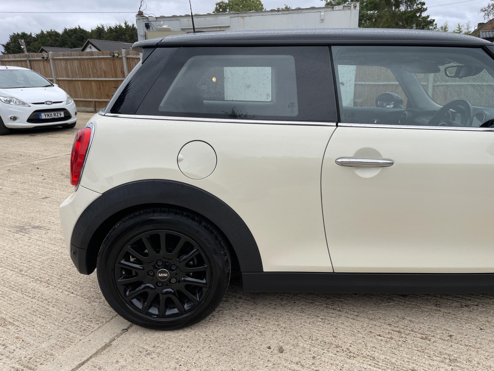 MINI Hatch 1.5 Cooper Hatchback 3dr Petrol Manual Euro 6 (s/s) (136 ps)