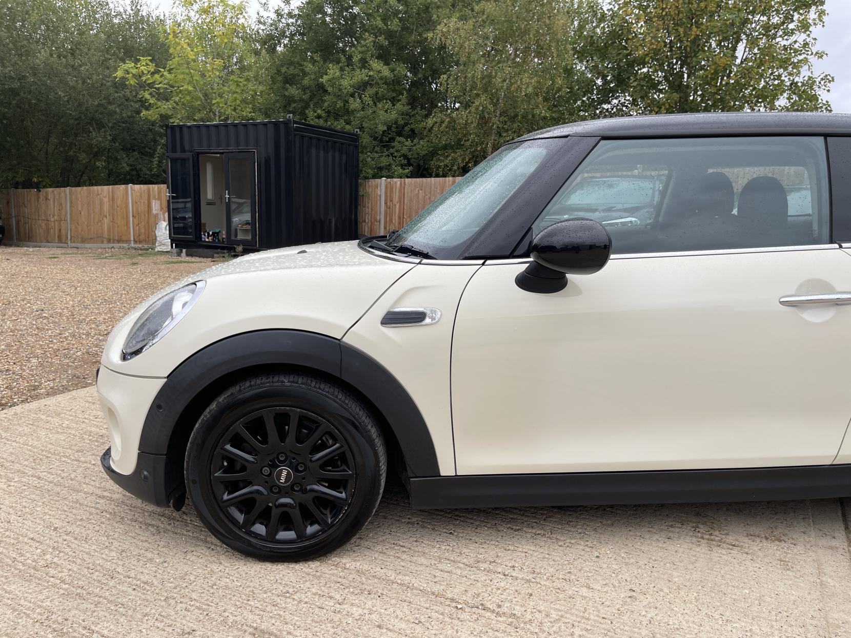 MINI Hatch 1.5 Cooper Hatchback 3dr Petrol Manual Euro 6 (s/s) (136 ps)