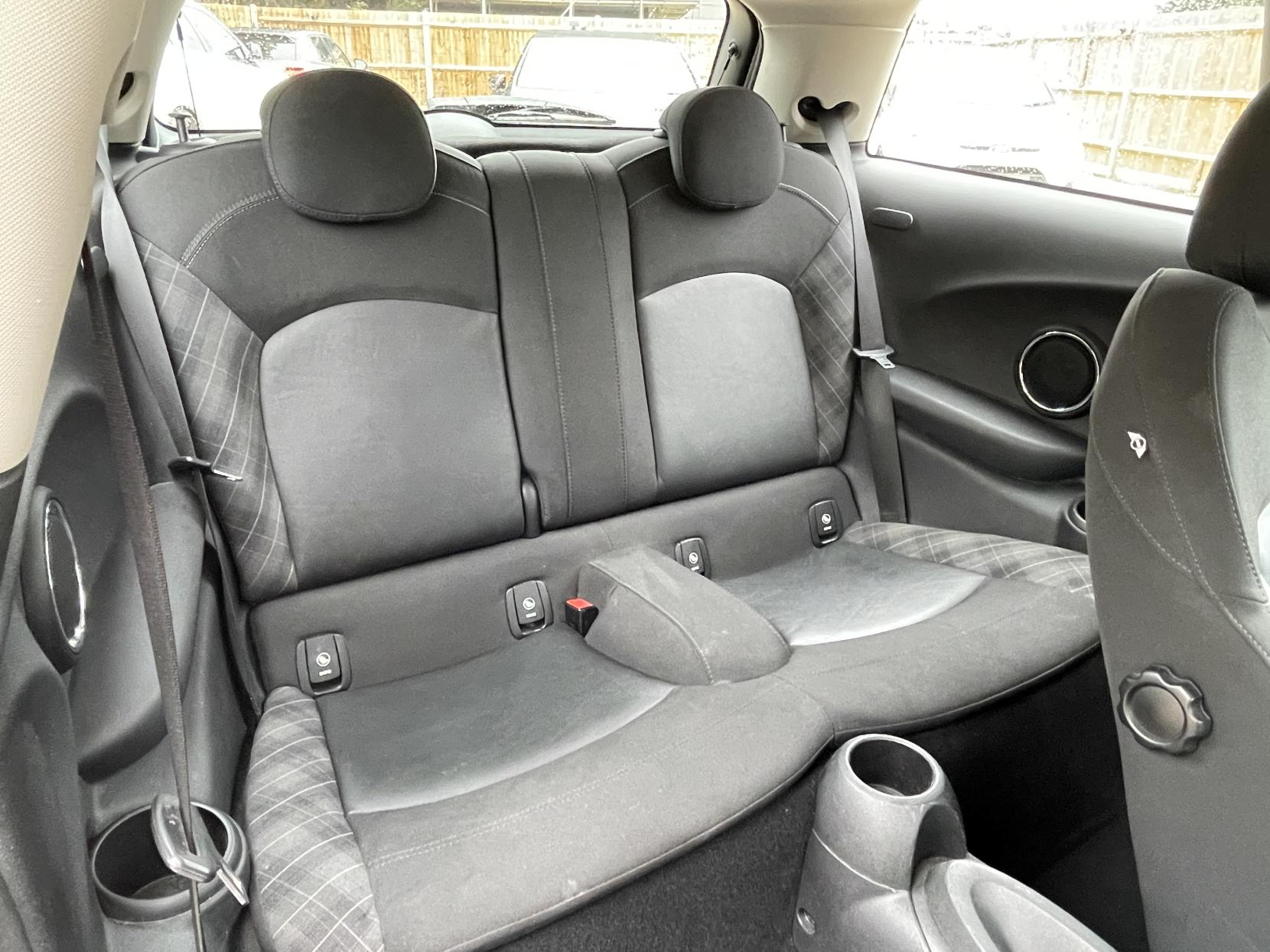 MINI Hatch 1.5 Cooper Hatchback 3dr Petrol Manual Euro 6 (s/s) (136 ps)