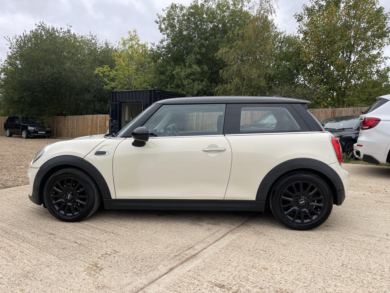 MINI Hatch 1.5 Cooper Hatchback 3dr Petrol Manual Euro 6 (s/s) (136 ps)