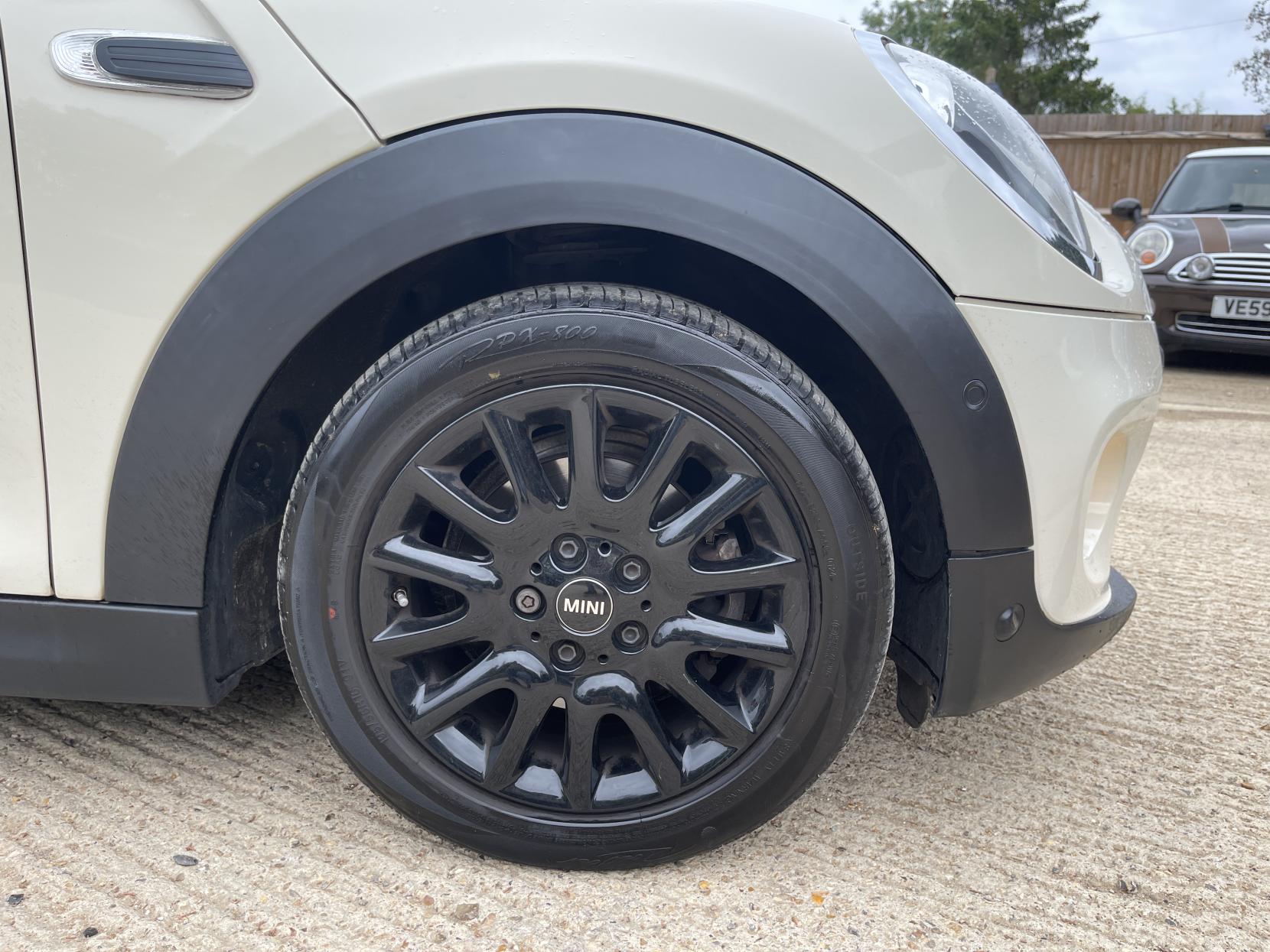 MINI Hatch 1.5 Cooper Hatchback 3dr Petrol Manual Euro 6 (s/s) (136 ps)