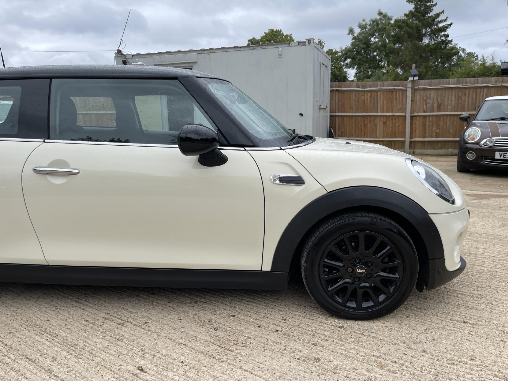 MINI Hatch 1.5 Cooper Hatchback 3dr Petrol Manual Euro 6 (s/s) (136 ps)