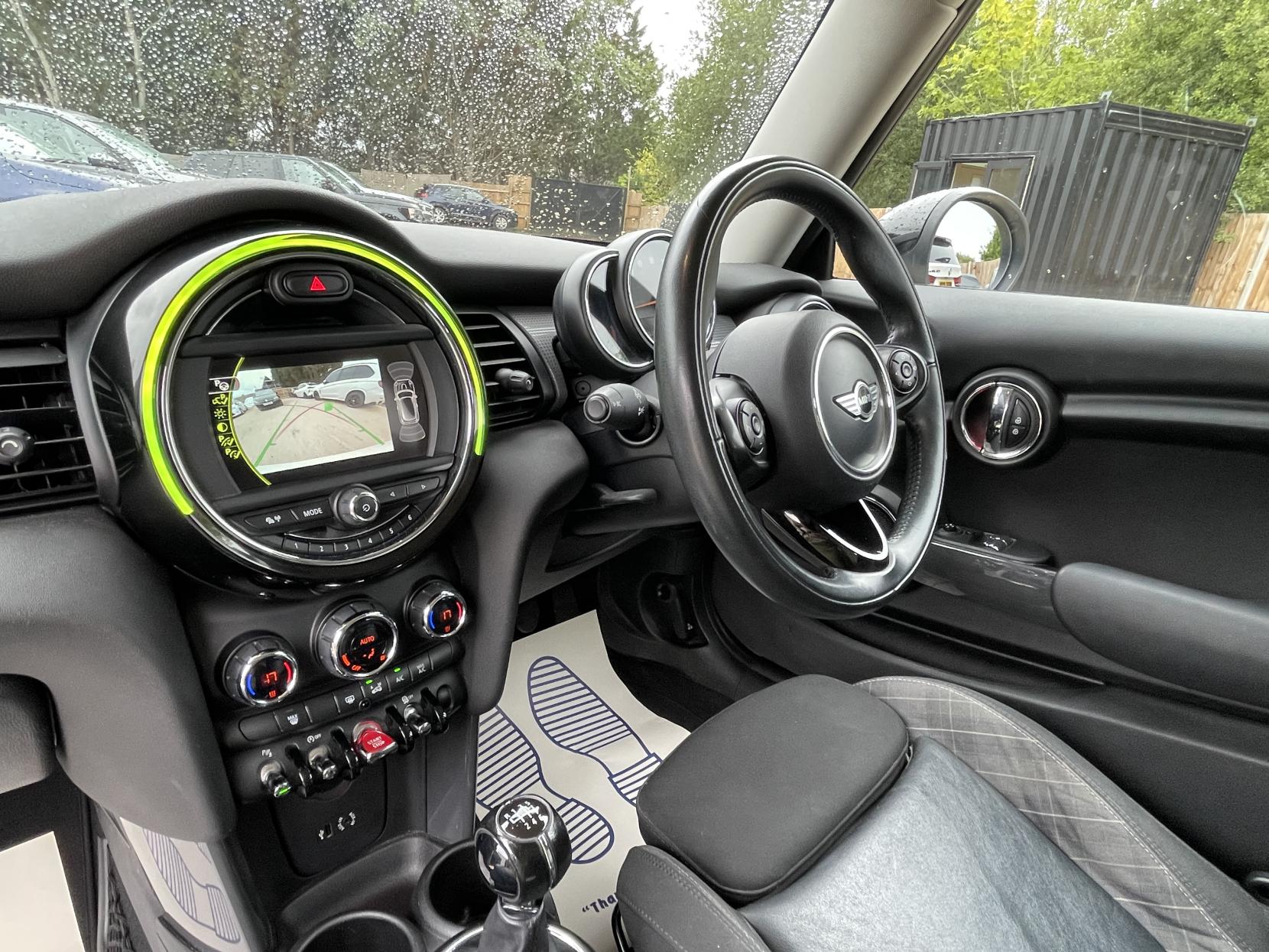 MINI Hatch 1.5 Cooper Hatchback 3dr Petrol Manual Euro 6 (s/s) (136 ps)