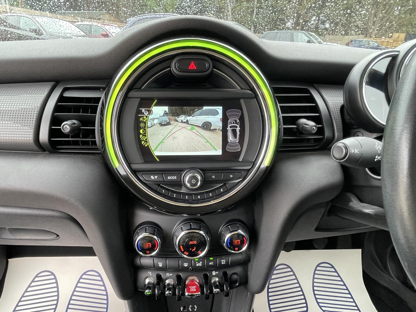 MINI Hatch 1.5 Cooper Hatchback 3dr Petrol Manual Euro 6 (s/s) (136 ps)