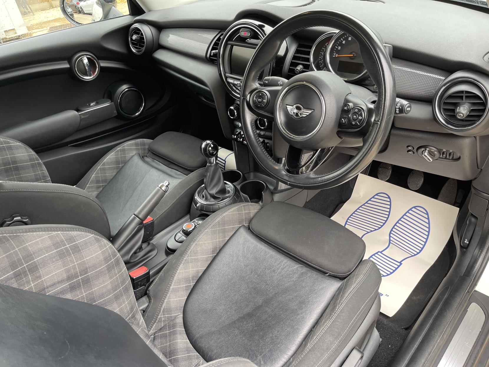 MINI Hatch 1.5 Cooper Hatchback 3dr Petrol Manual Euro 6 (s/s) (136 ps)