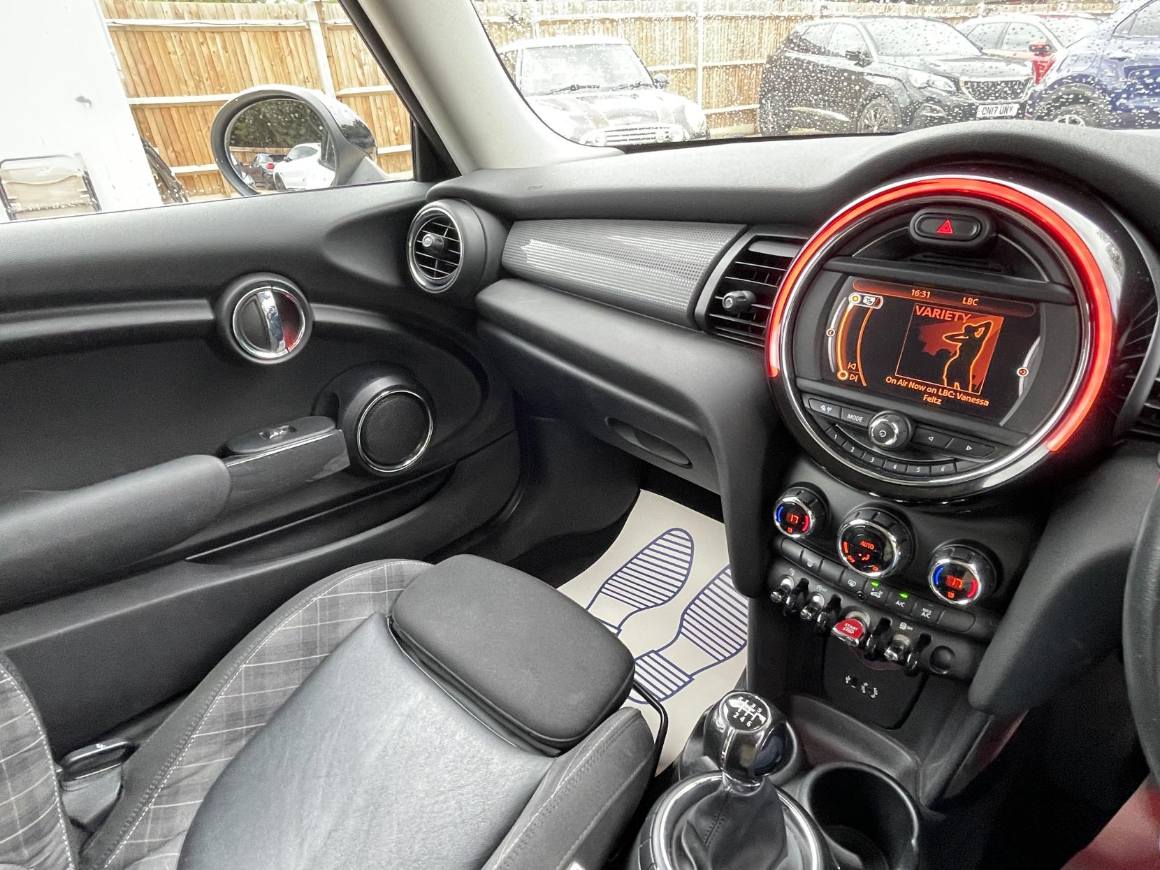 MINI Hatch 1.5 Cooper Hatchback 3dr Petrol Manual Euro 6 (s/s) (136 ps)