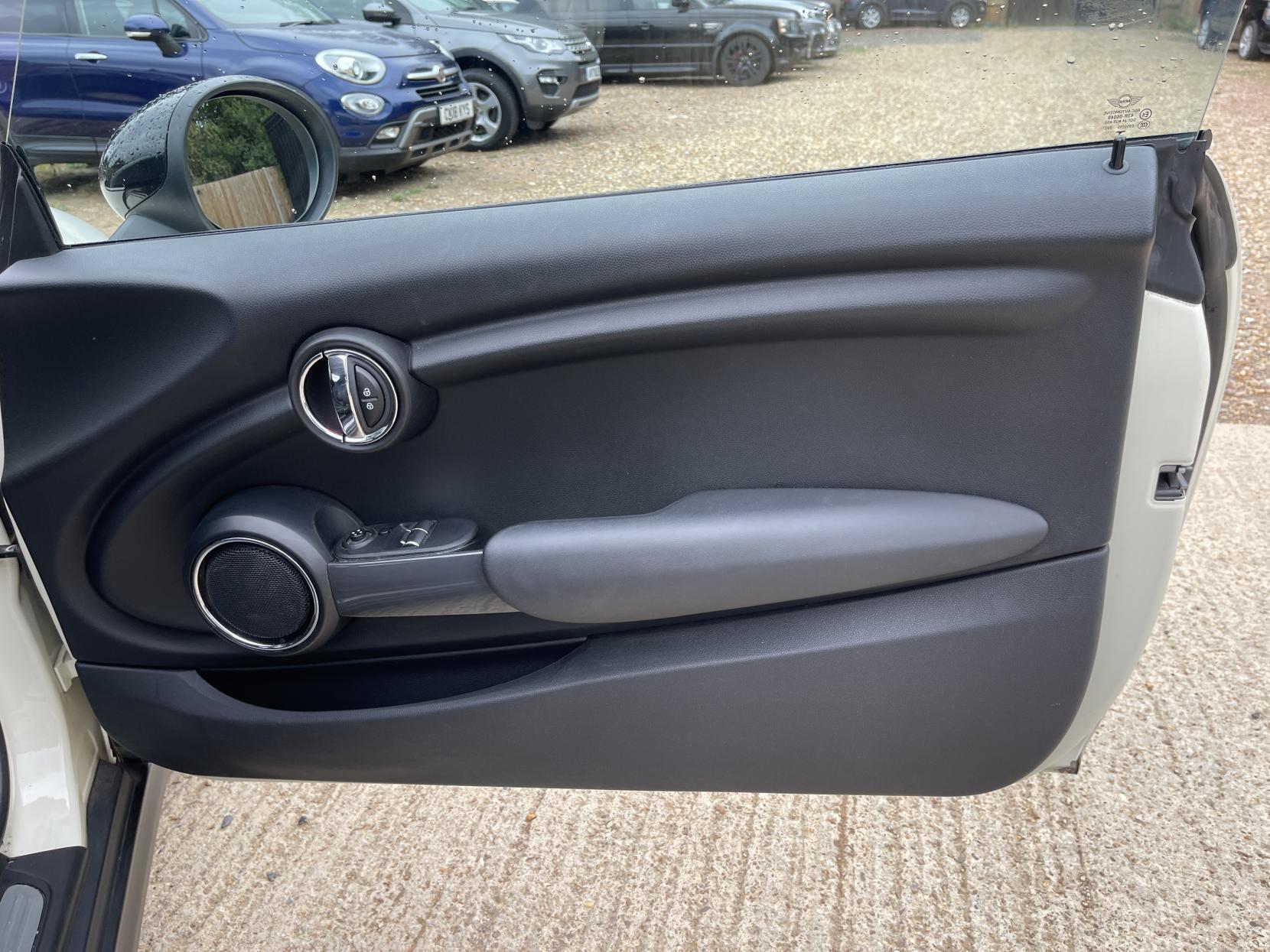 MINI Hatch 1.5 Cooper Hatchback 3dr Petrol Manual Euro 6 (s/s) (136 ps)