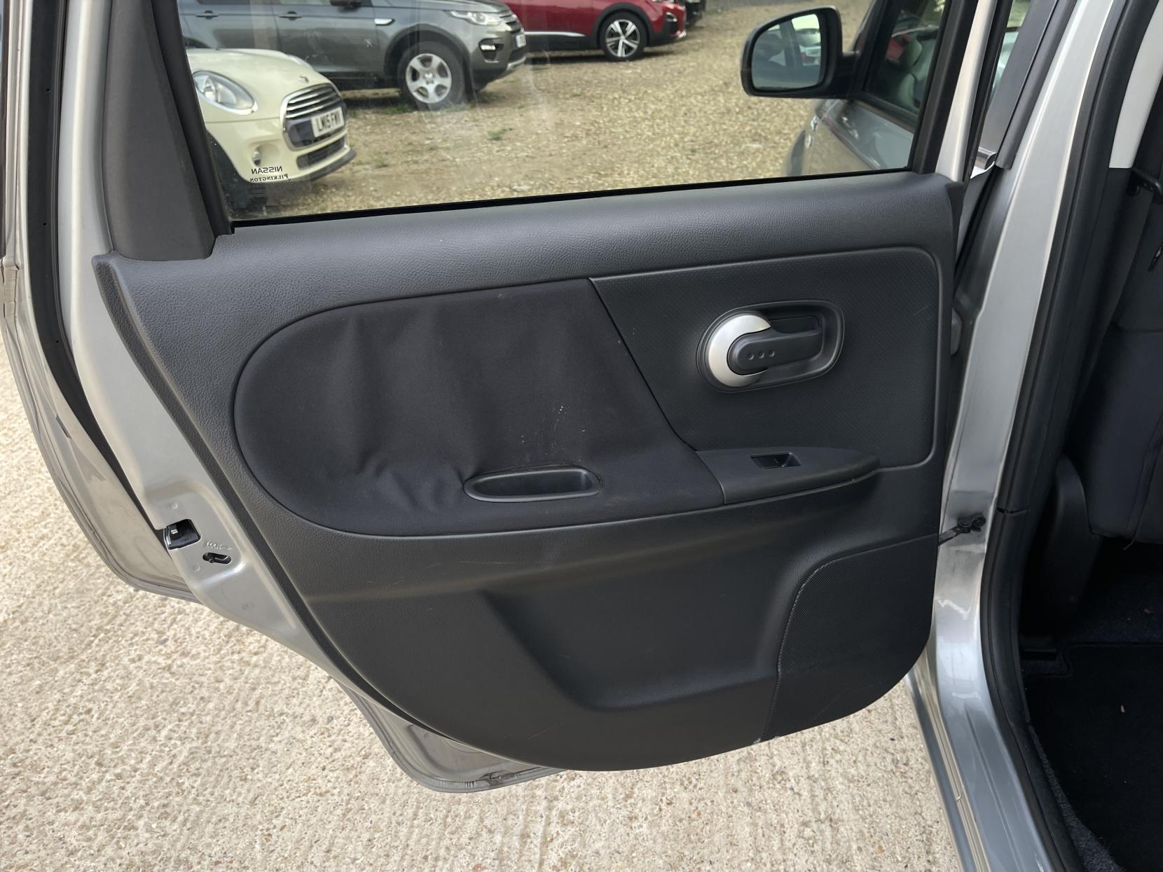 Nissan Note 1.4 16V n-tec Hatchback 5dr Petrol Manual Euro 4 (88 ps)