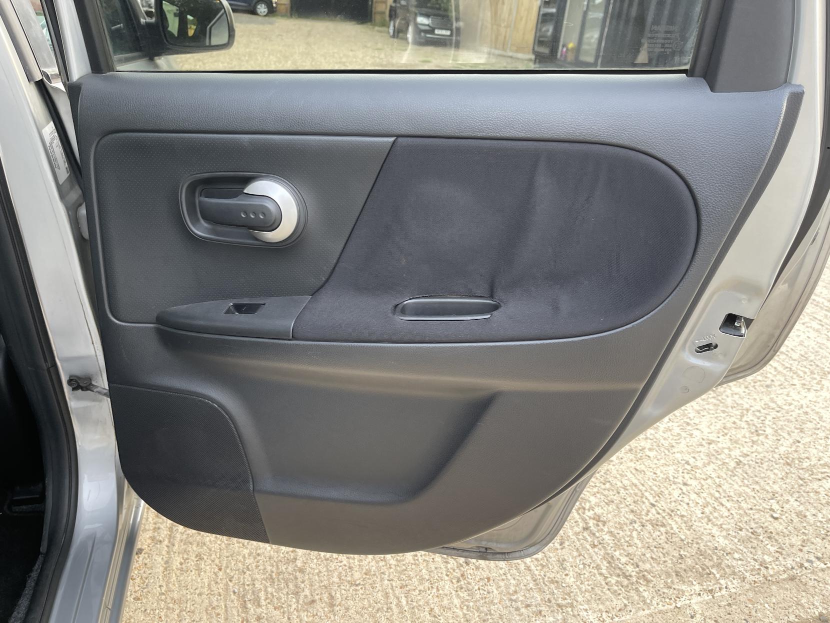 Nissan Note 1.4 16V n-tec Hatchback 5dr Petrol Manual Euro 4 (88 ps)