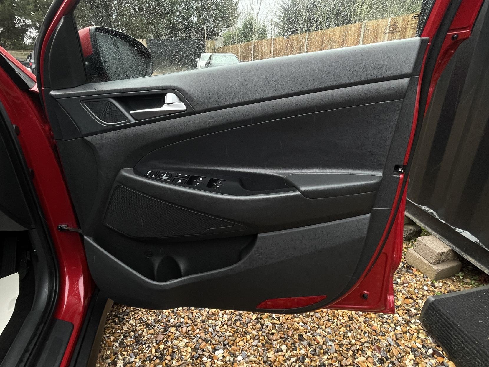 Hyundai TUCSON 1.6 GDi Blue Drive SE Nav SUV 5dr Petrol Manual Euro 6 (s/s) (132 ps)