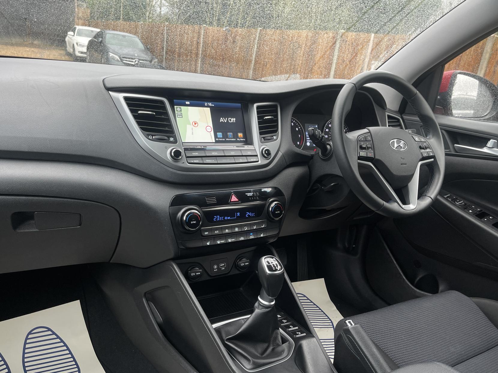 Hyundai TUCSON 1.6 GDi Blue Drive SE Nav SUV 5dr Petrol Manual Euro 6 (s/s) (132 ps)