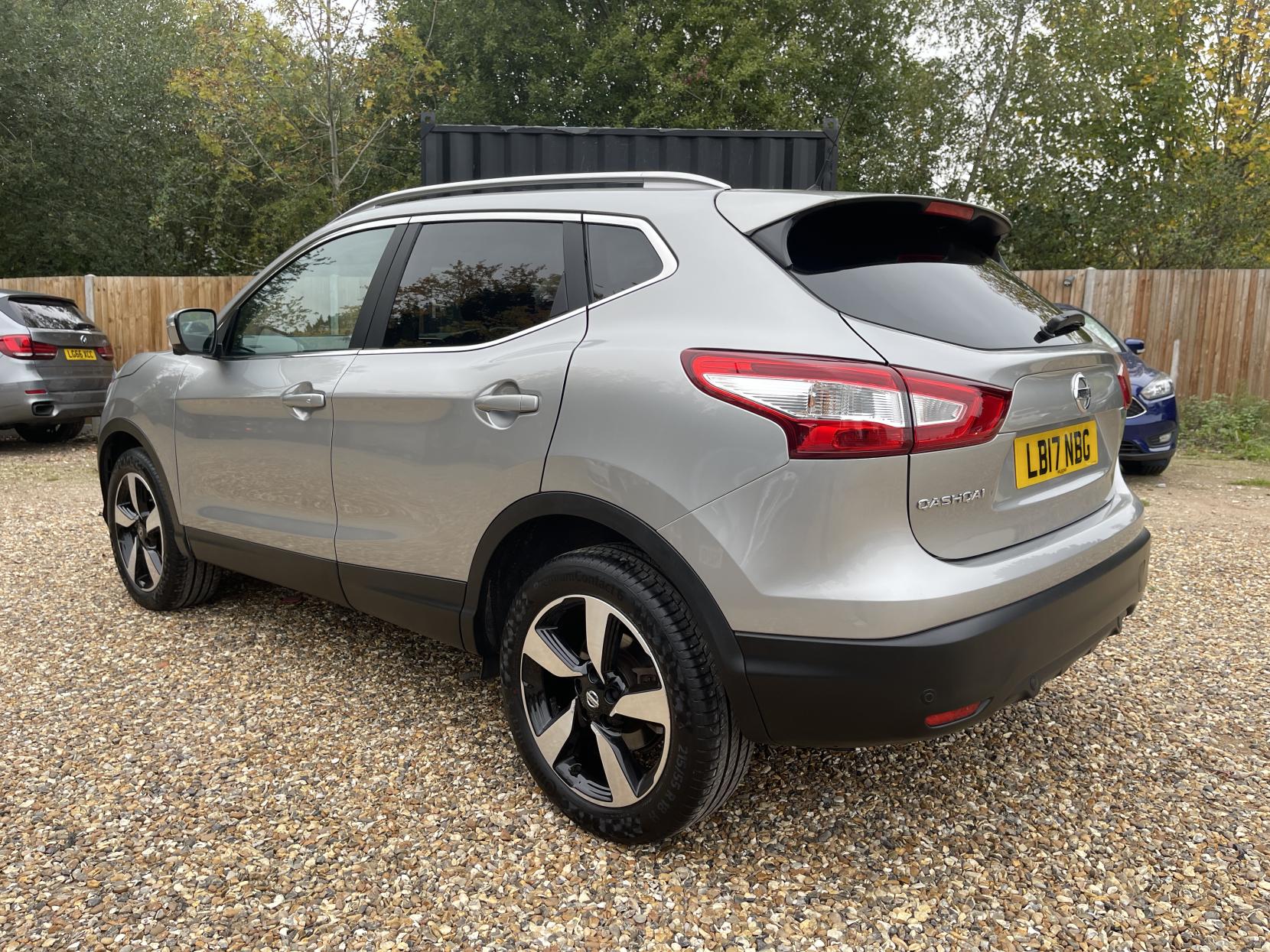 Nissan Qashqai 1.2 DIG-T N-Connecta SUV 5dr Petrol Manual 2WD Euro 6 (s/s) (115 ps)