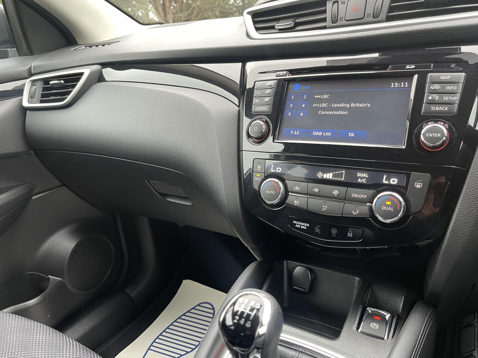 Nissan Qashqai 1.2 DIG-T N-Connecta SUV 5dr Petrol Manual 2WD Euro 6 (s/s) (115 ps)