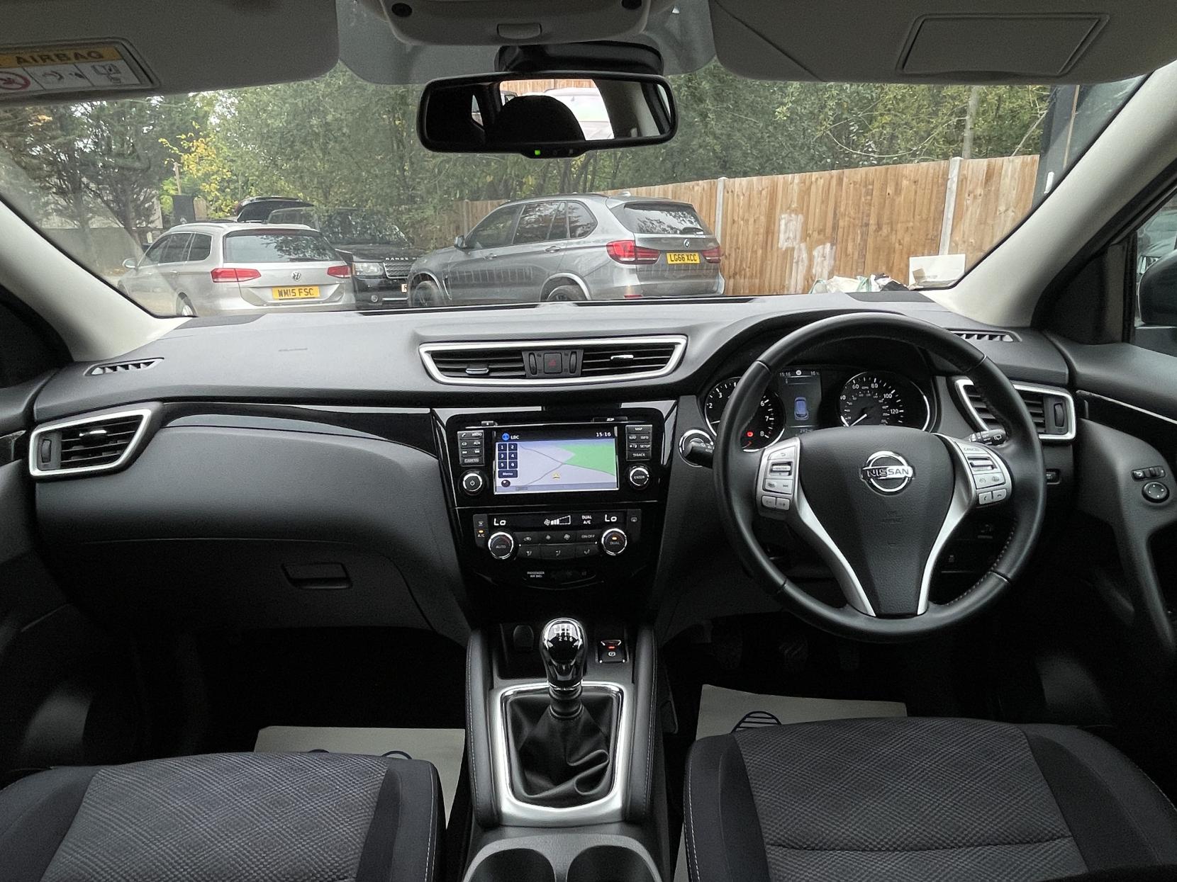 Nissan Qashqai 1.2 DIG-T N-Connecta SUV 5dr Petrol Manual 2WD Euro 6 (s/s) (115 ps)