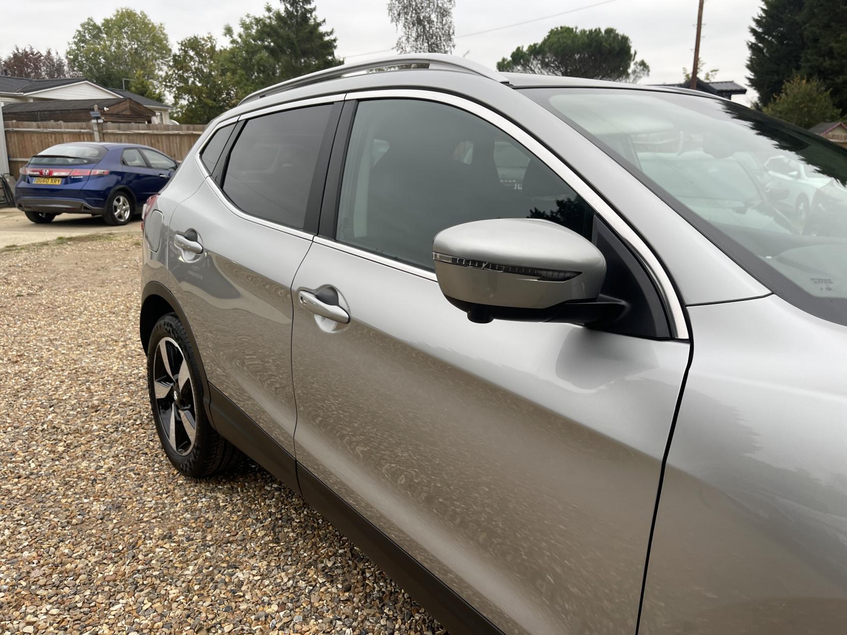 Nissan Qashqai 1.2 DIG-T N-Connecta SUV 5dr Petrol Manual 2WD Euro 6 (s/s) (115 ps)