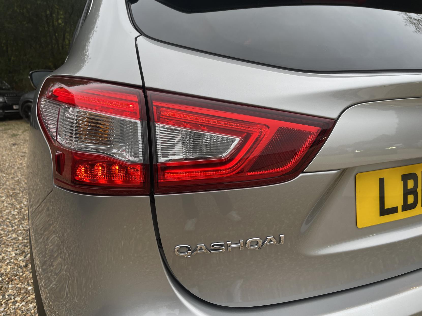 Nissan Qashqai 1.2 DIG-T N-Connecta SUV 5dr Petrol Manual 2WD Euro 6 (s/s) (115 ps)
