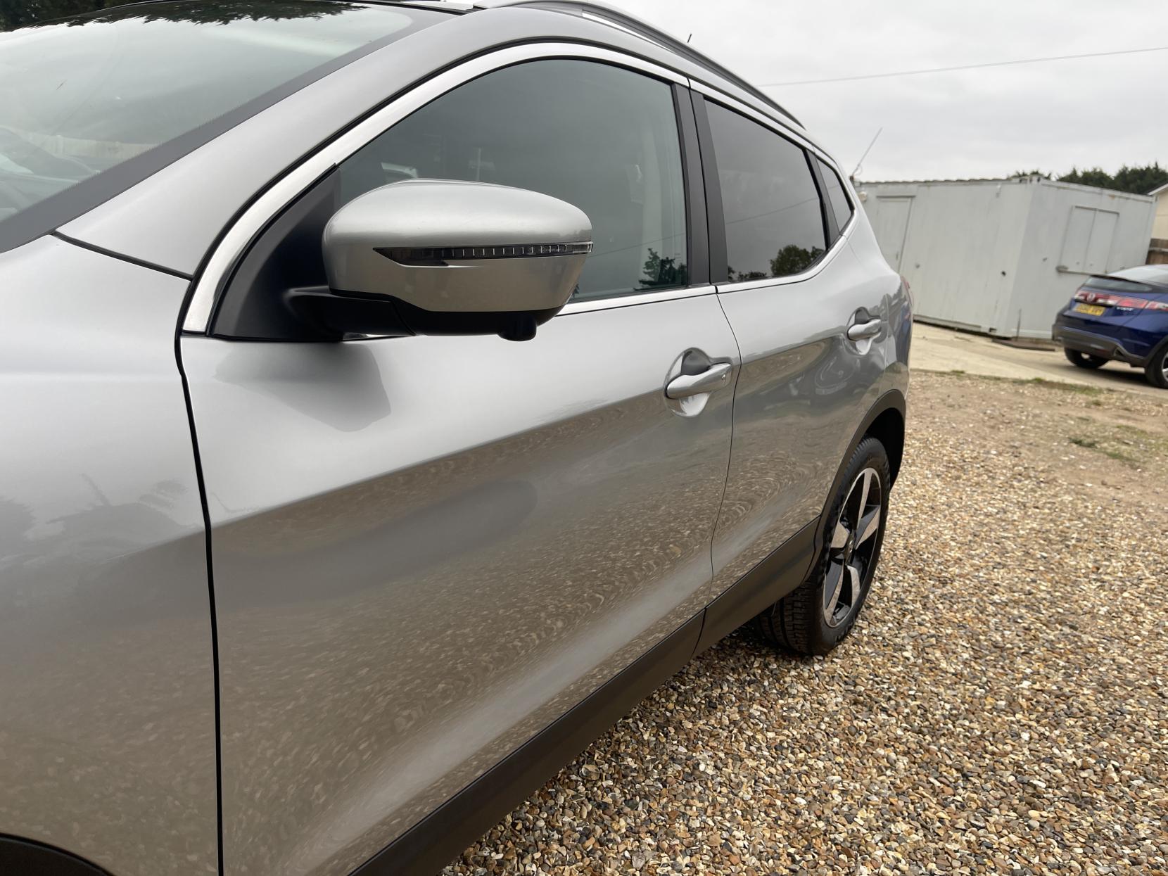 Nissan Qashqai 1.2 DIG-T N-Connecta SUV 5dr Petrol Manual 2WD Euro 6 (s/s) (115 ps)
