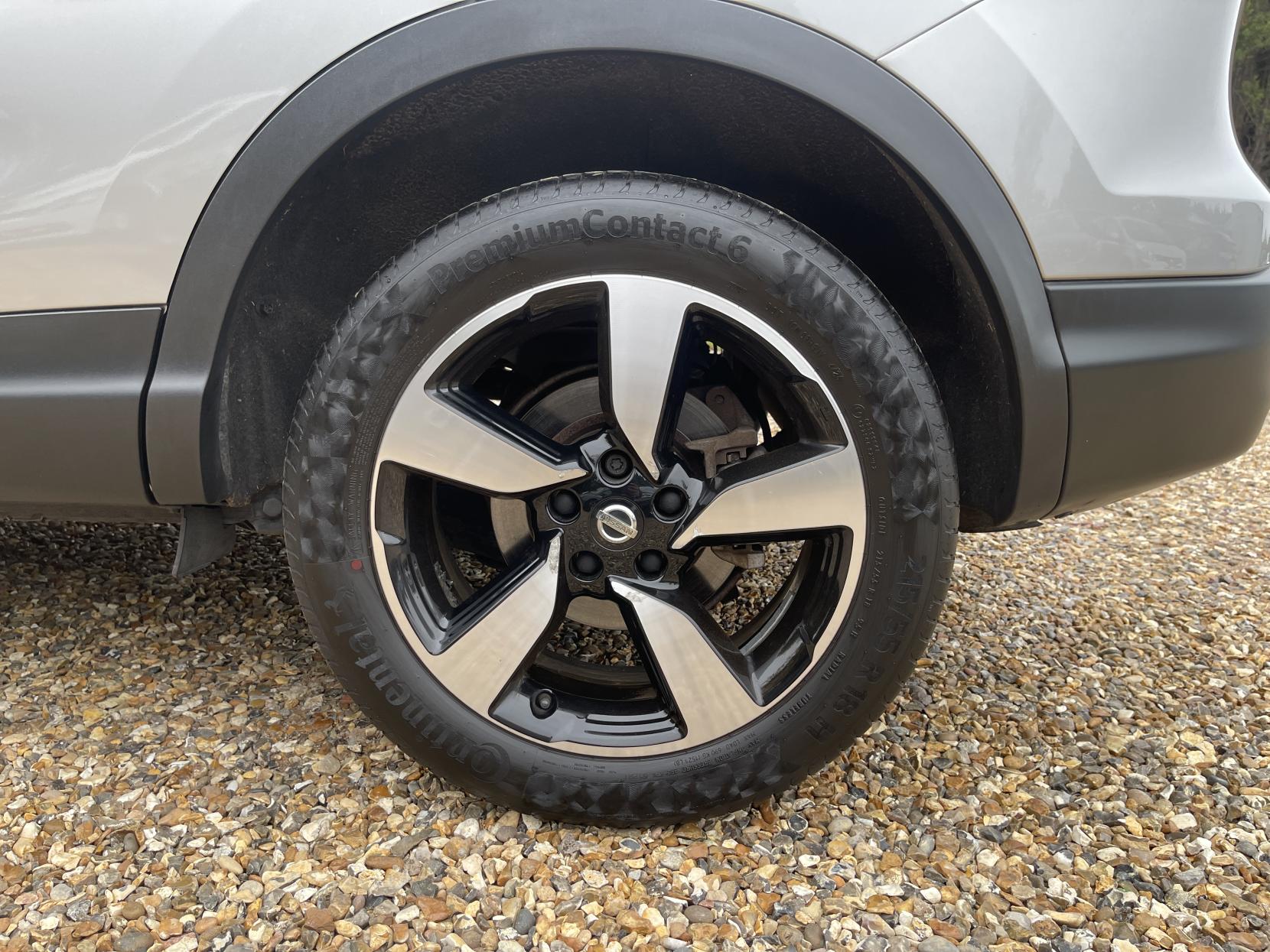 Nissan Qashqai 1.2 DIG-T N-Connecta SUV 5dr Petrol Manual 2WD Euro 6 (s/s) (115 ps)