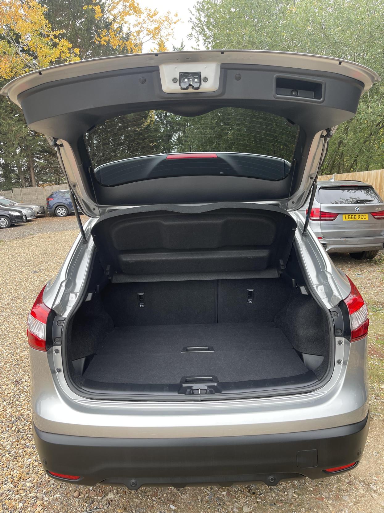 Nissan Qashqai 1.2 DIG-T N-Connecta SUV 5dr Petrol Manual 2WD Euro 6 (s/s) (115 ps)