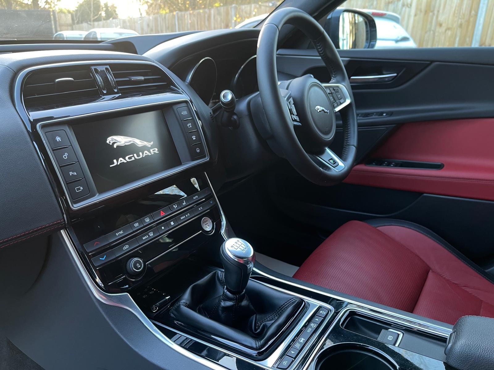 Jaguar XE 2.0d R-Sport Saloon 4dr Diesel Manual Euro 6 (s/s) (180 ps)