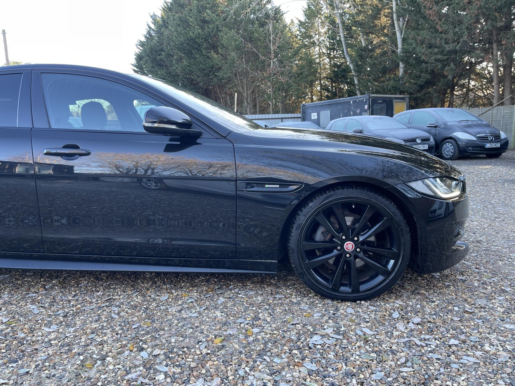 Jaguar XE 2.0d R-Sport Saloon 4dr Diesel Manual Euro 6 (s/s) (180 ps)