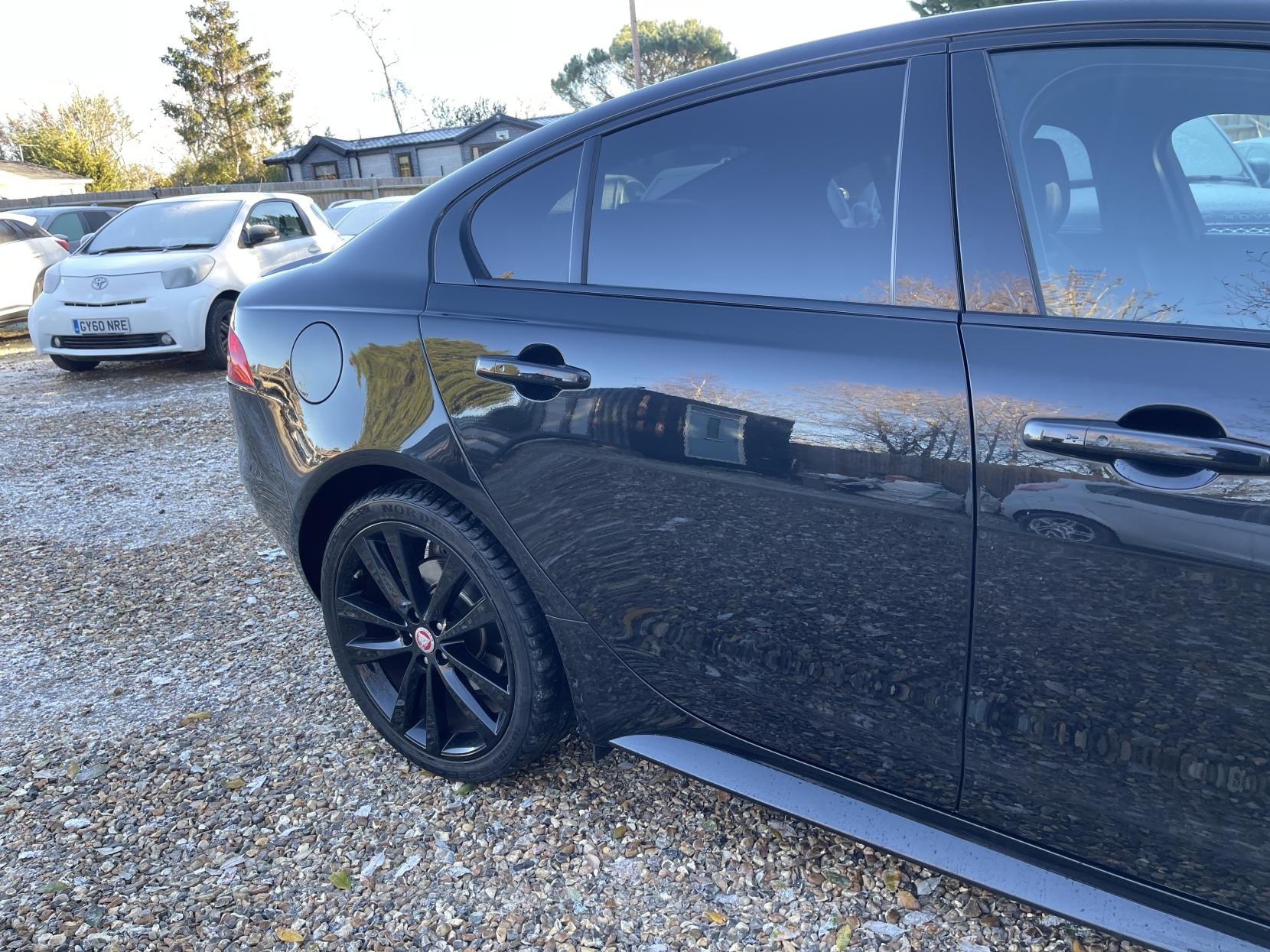 Jaguar XE 2.0d R-Sport Saloon 4dr Diesel Manual Euro 6 (s/s) (180 ps)