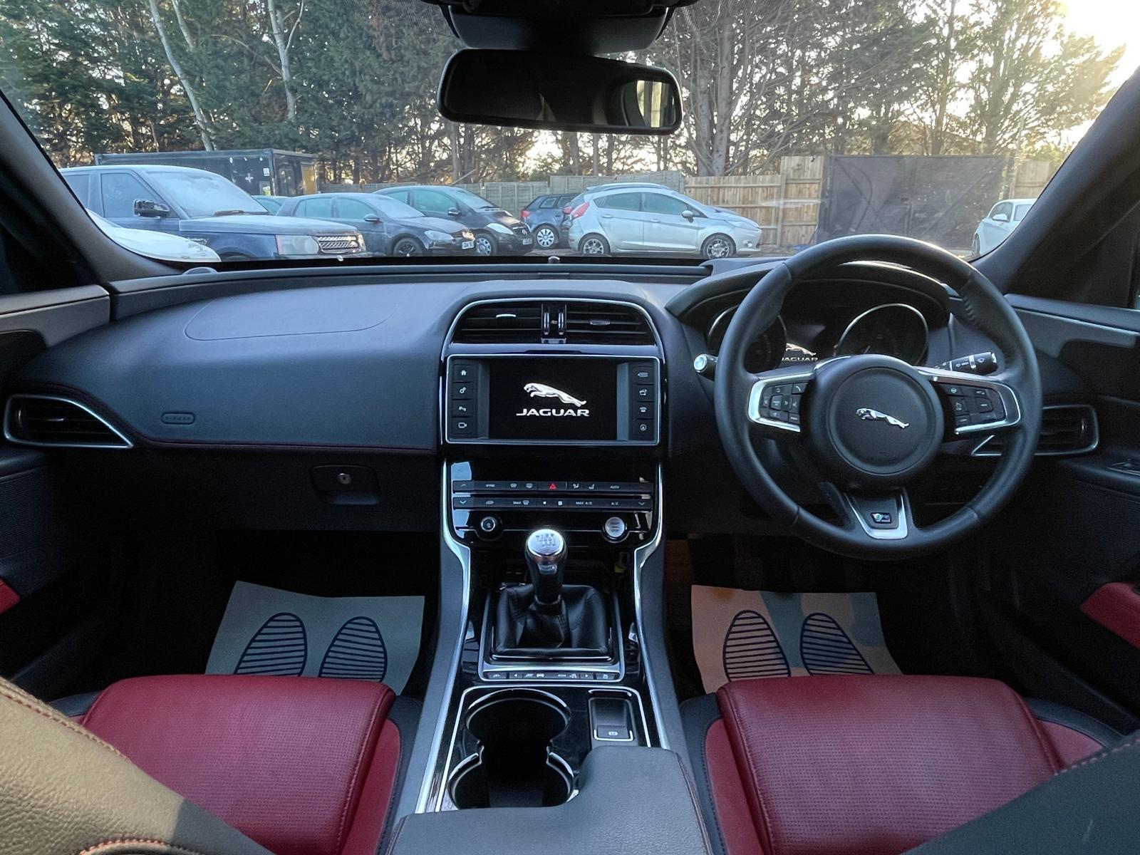 Jaguar XE 2.0d R-Sport Saloon 4dr Diesel Manual Euro 6 (s/s) (180 ps)