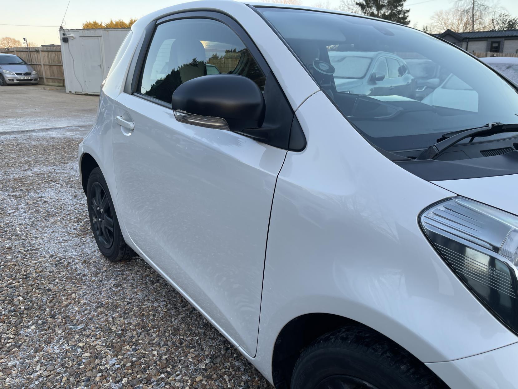 Toyota iQ 1.0 VVT-i 2 Hatchback 3dr Petrol Manual Euro 4 (68 bhp)